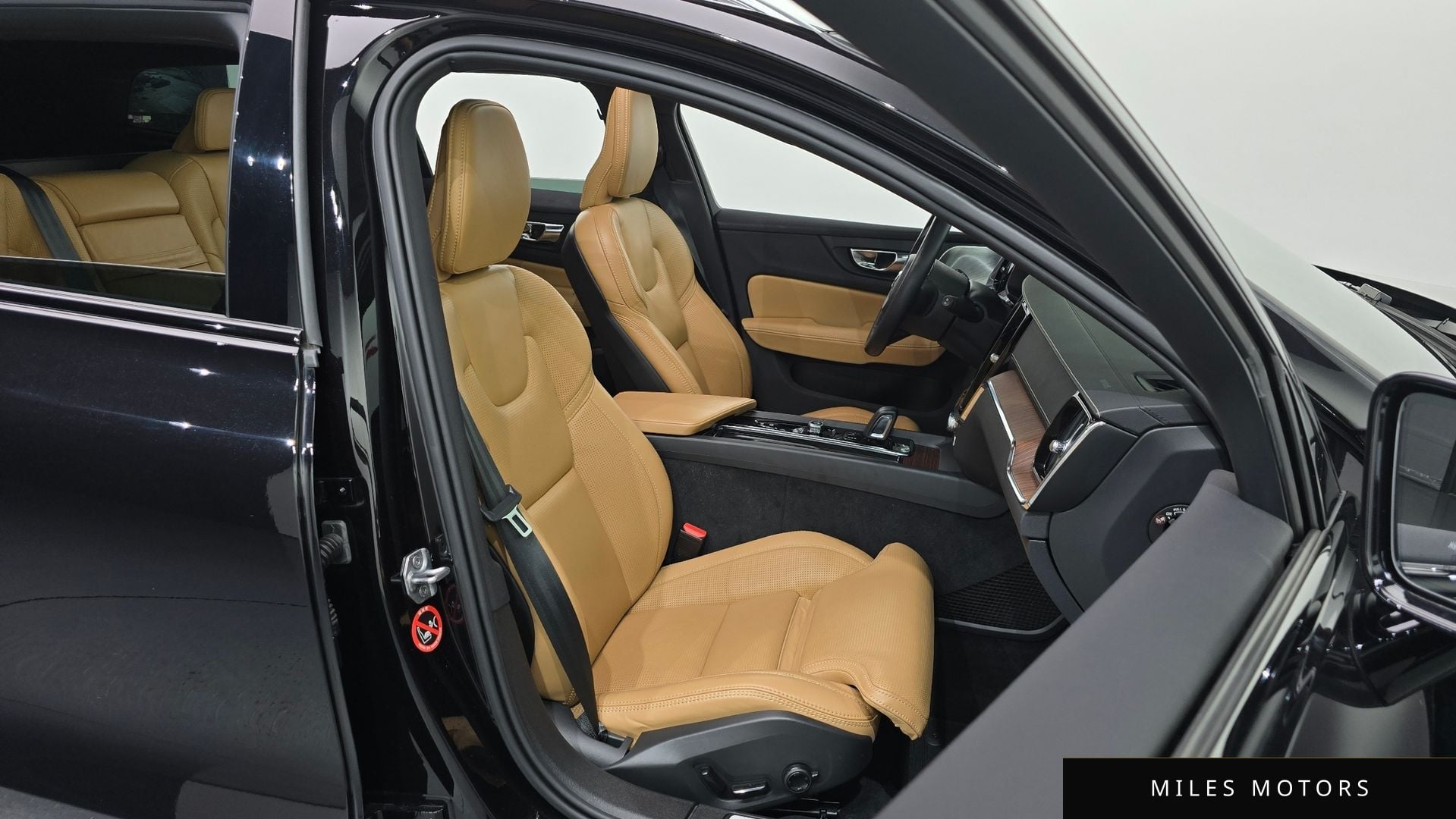 Volvo V60 2021 — миниатюра 12