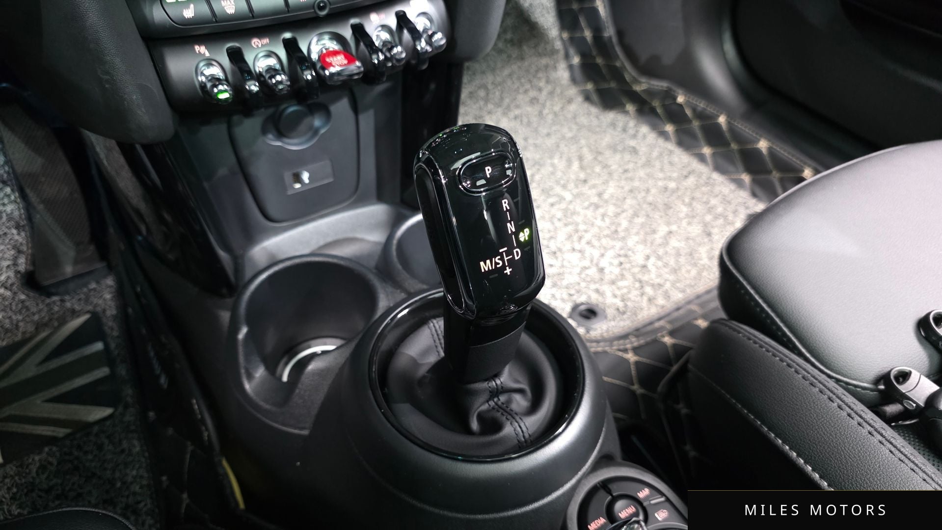MINI Cooper 2023 — миниатюра 12