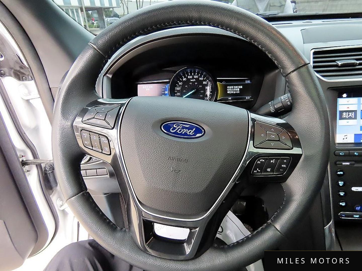 Ford Explorer 2019 — миниатюра 8