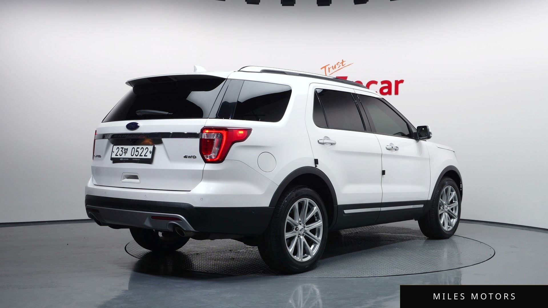 Ford Explorer 2016 — миниатюра 2