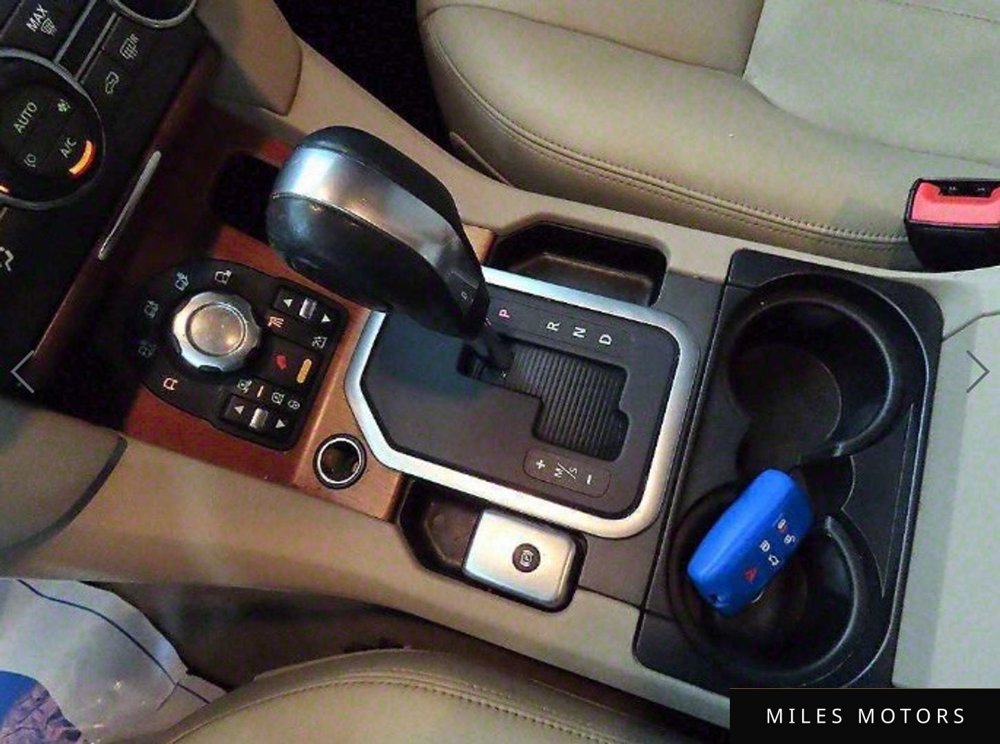 Land Rover Discovery 2011 — миниатюра 12