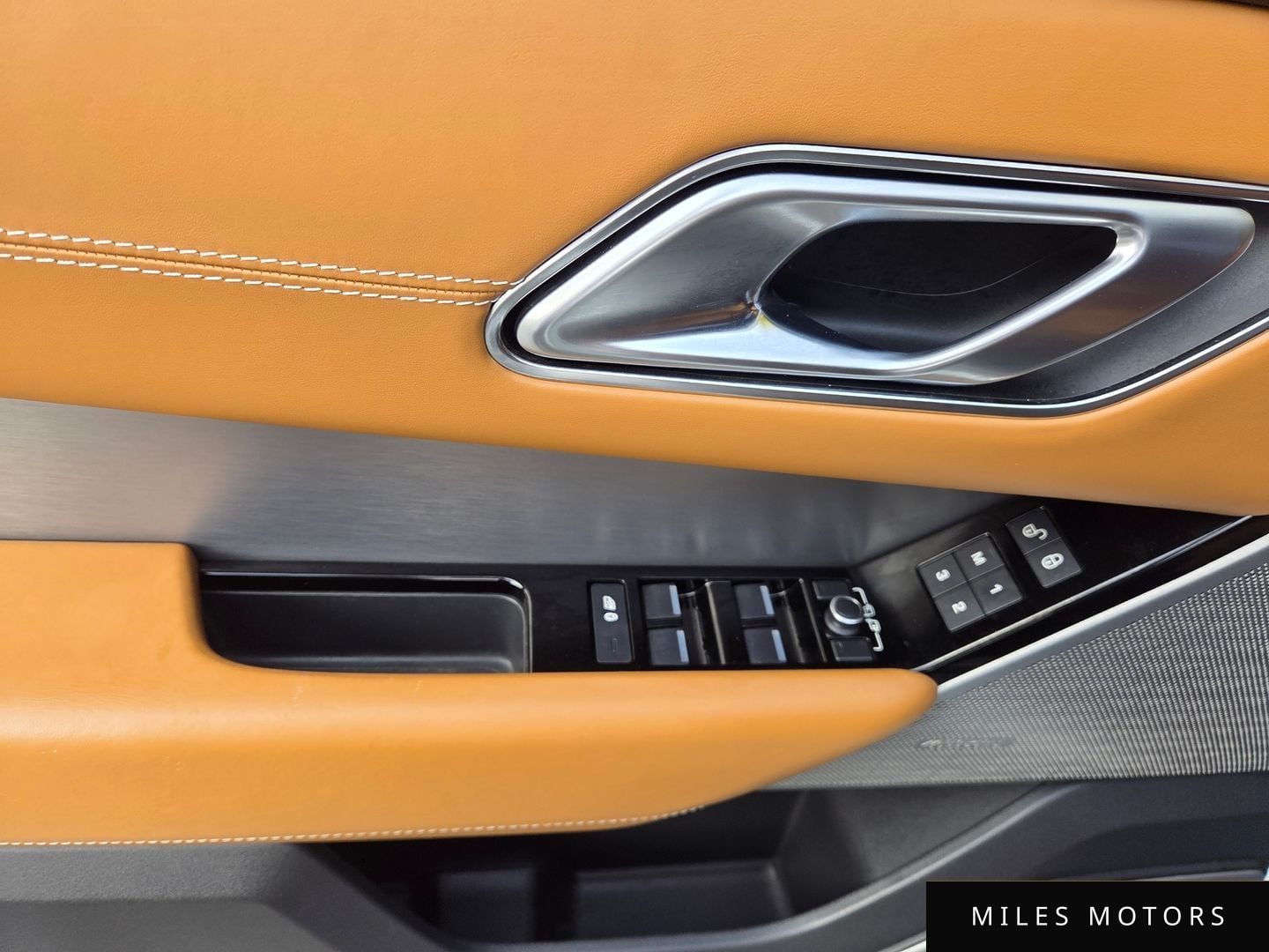 Land Rover Range Rover Velar 2019 — миниатюра 9