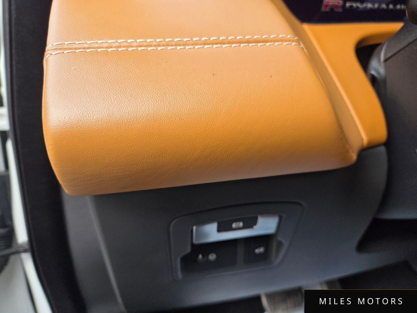 Land Rover Range Rover Velar 2019 — миниатюра 10