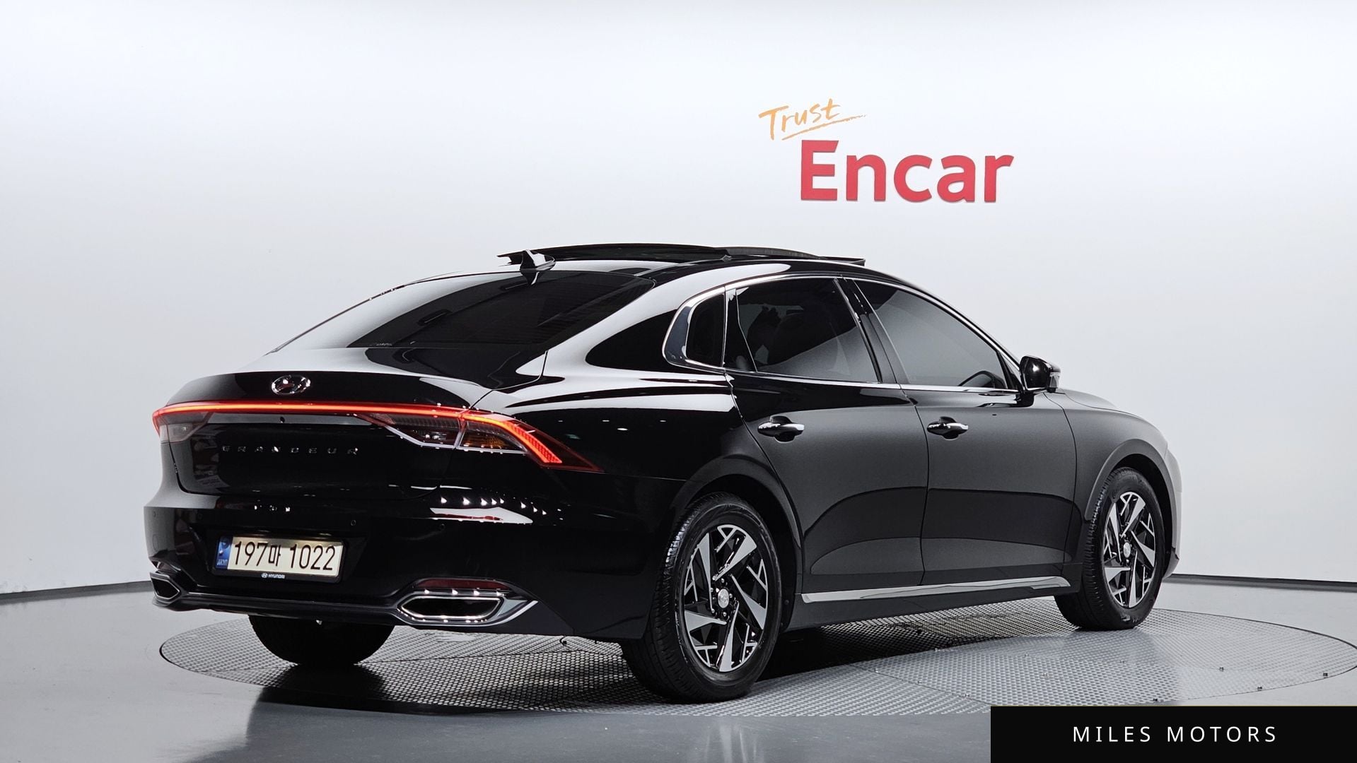 Hyundai Grandeur 2022 — миниатюра 2