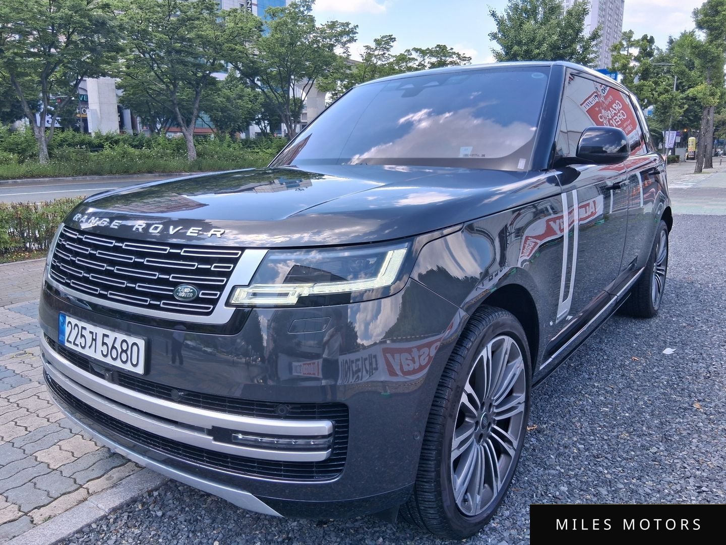 Land Rover Range Rover 2023 — фото 1 из 12