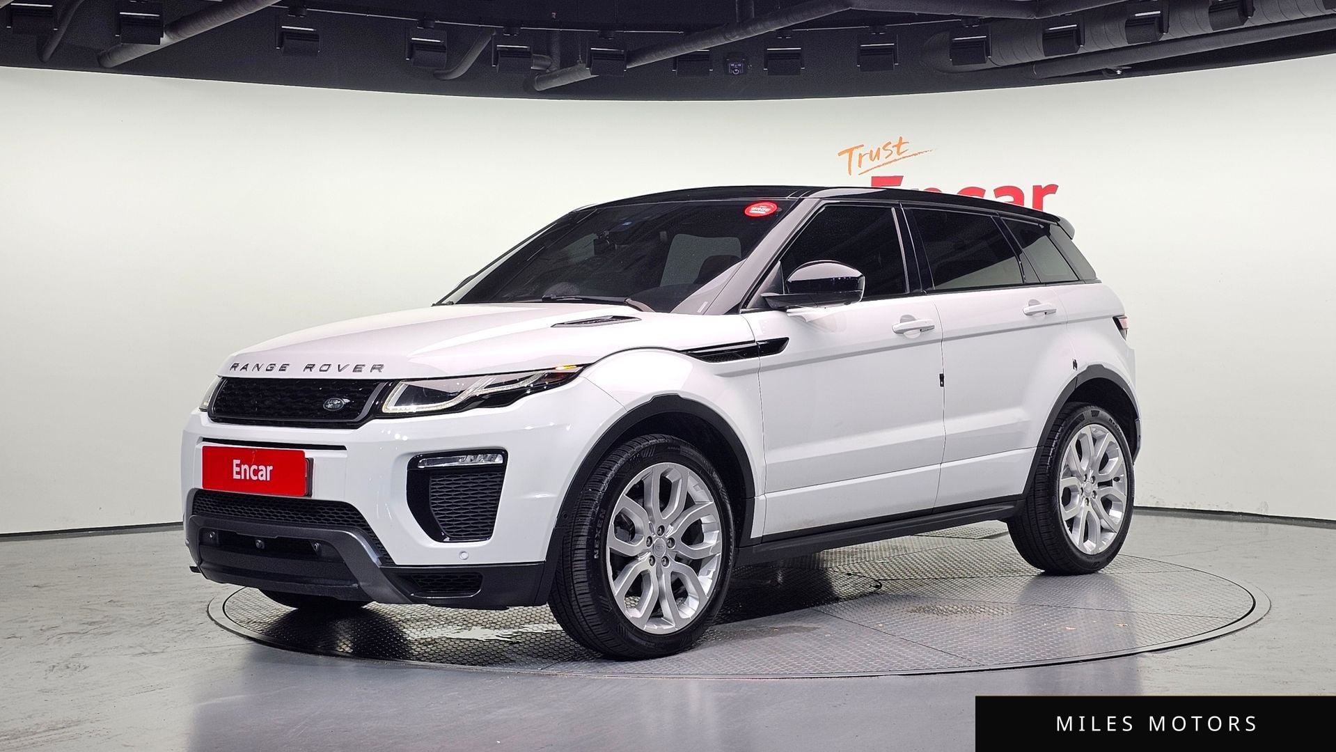 Land Rover Range Rover Evoque 2016 — фото 1 из 12