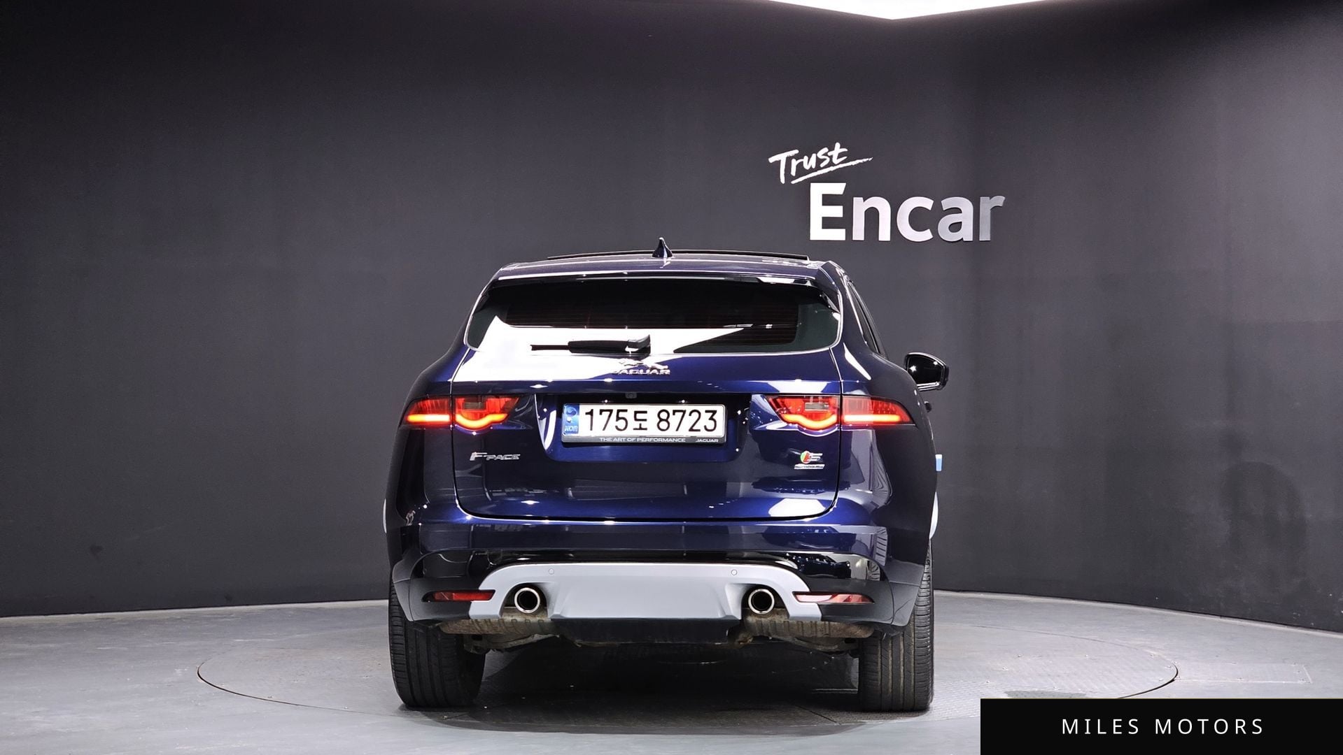 Jaguar F-PACE 2018 — миниатюра 4