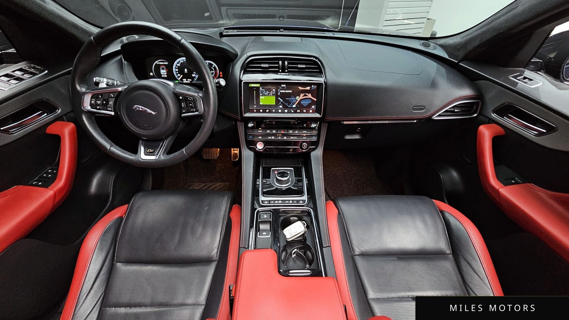 Jaguar F-PACE 2018 — миниатюра 7