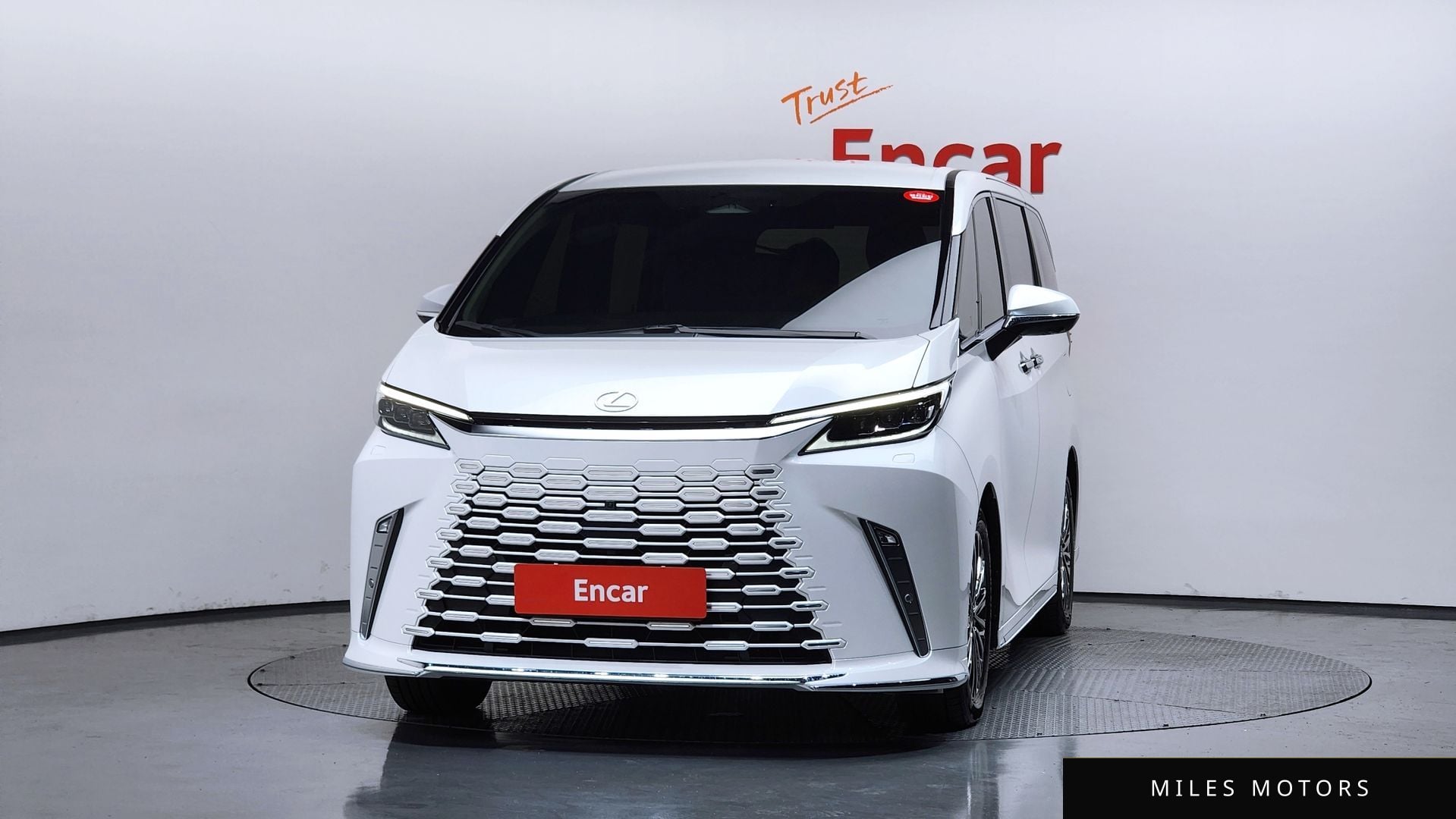 Лексус LM 2025 — миниатюра 3