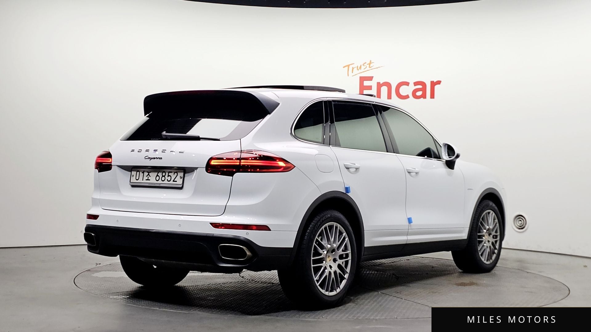 Porsche Cayenne 2016 — миниатюра 2