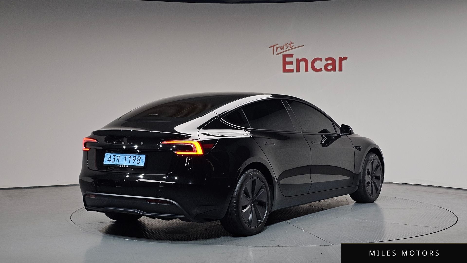 Tesla Model 3 2025 — фото 1 из 12