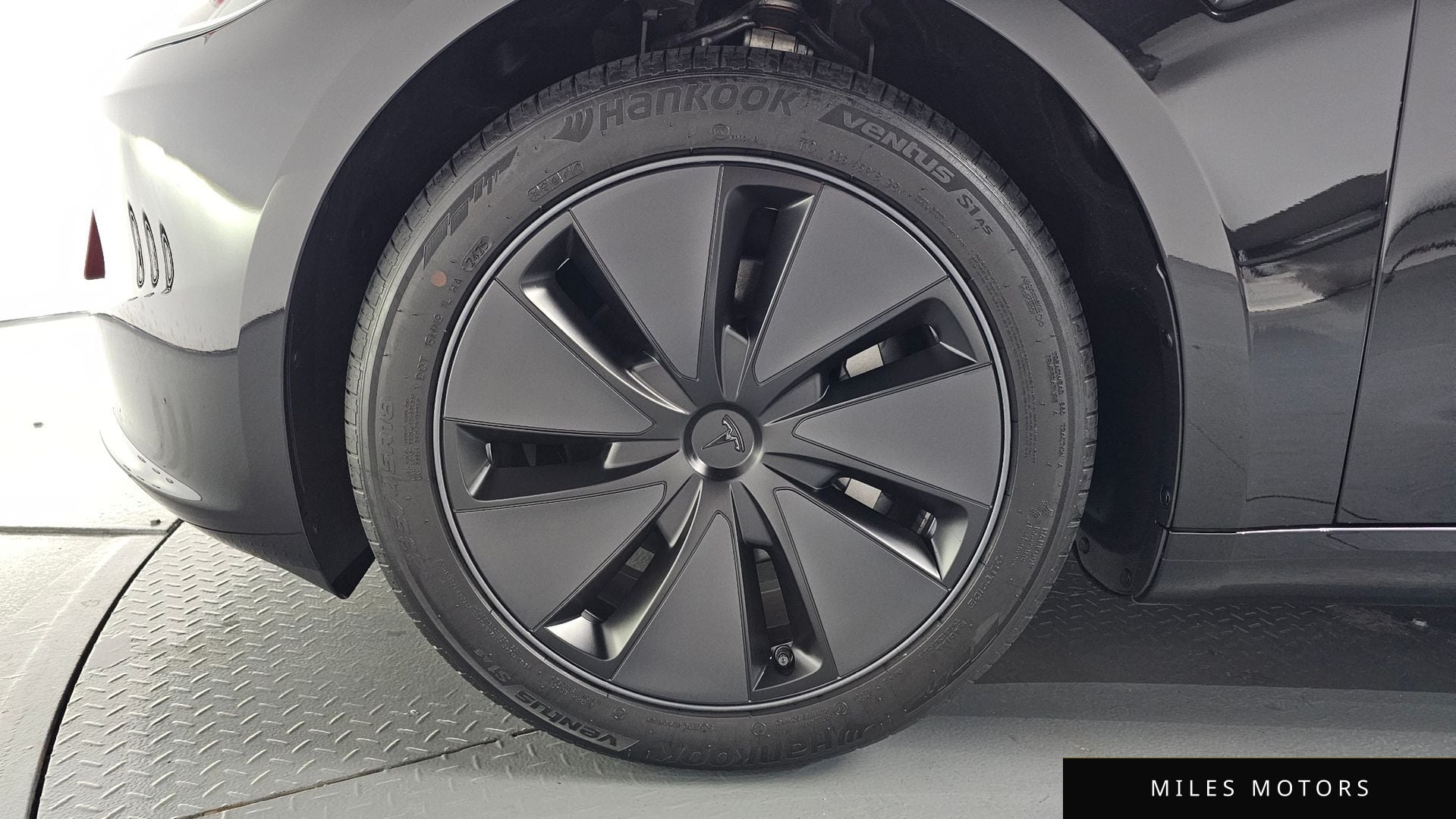 Tesla Model 3 2025 — миниатюра 4