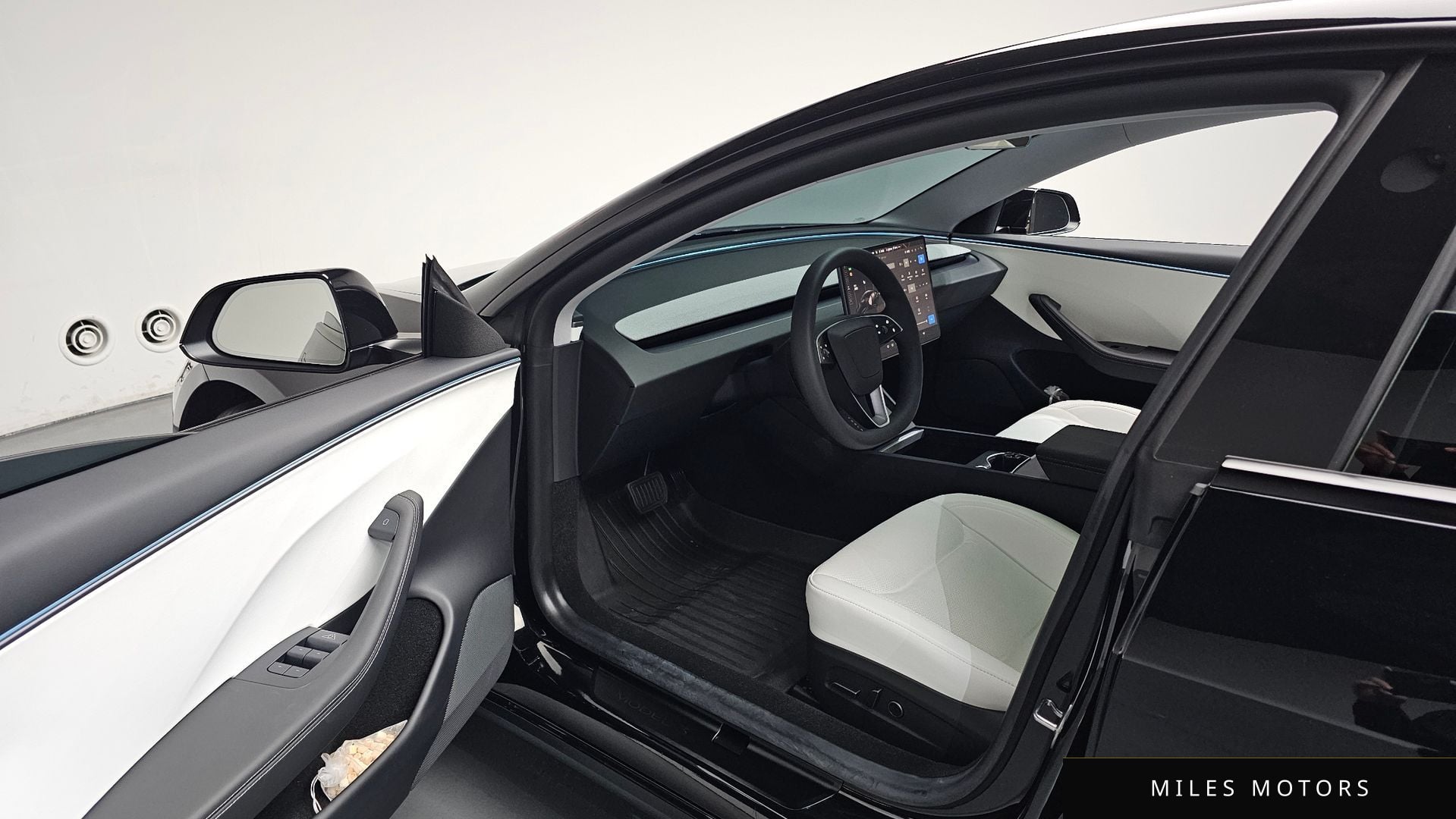 Tesla Model 3 2025 — миниатюра 12