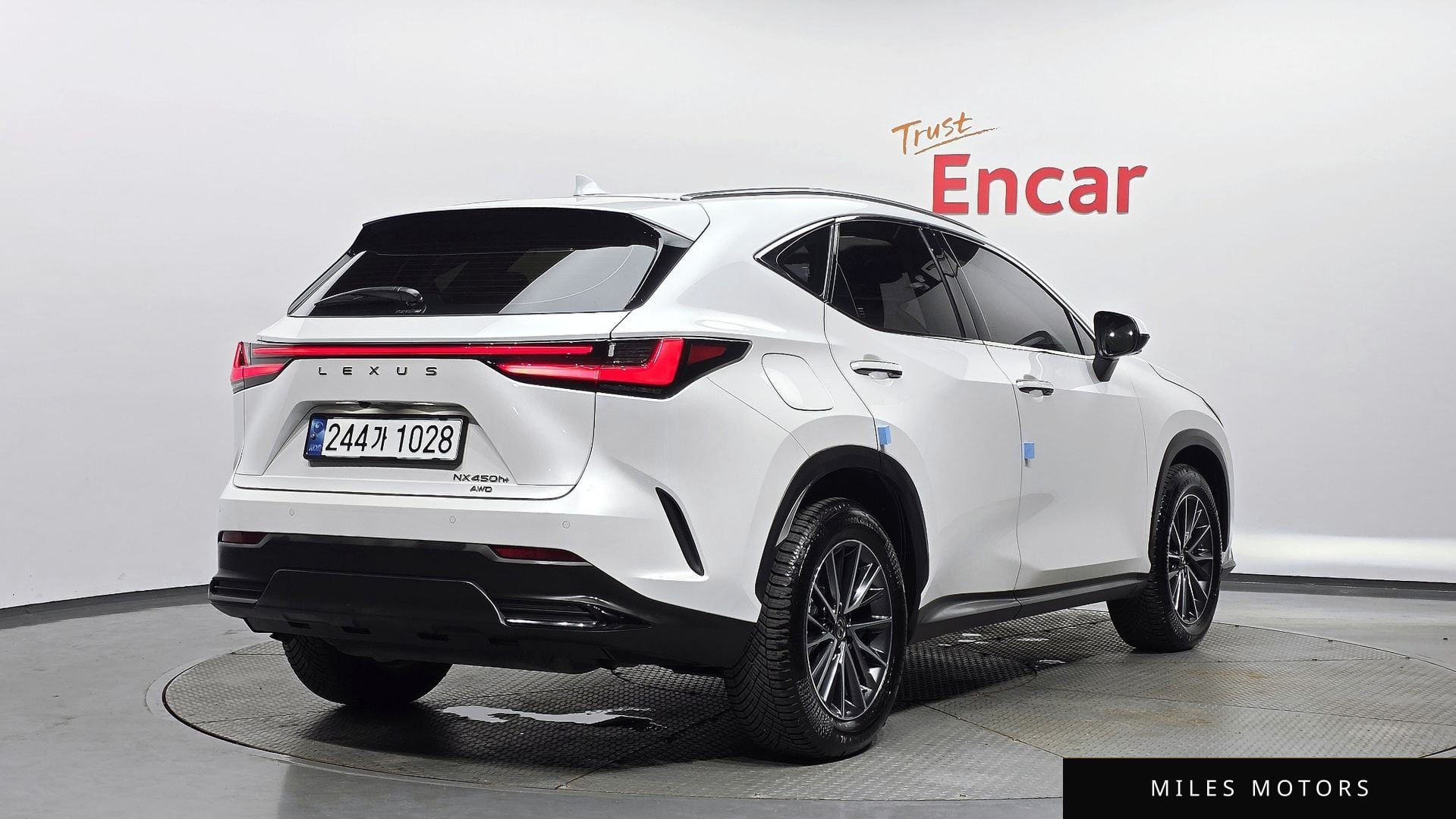 Лексус NX450h+ 2024 — миниатюра 2