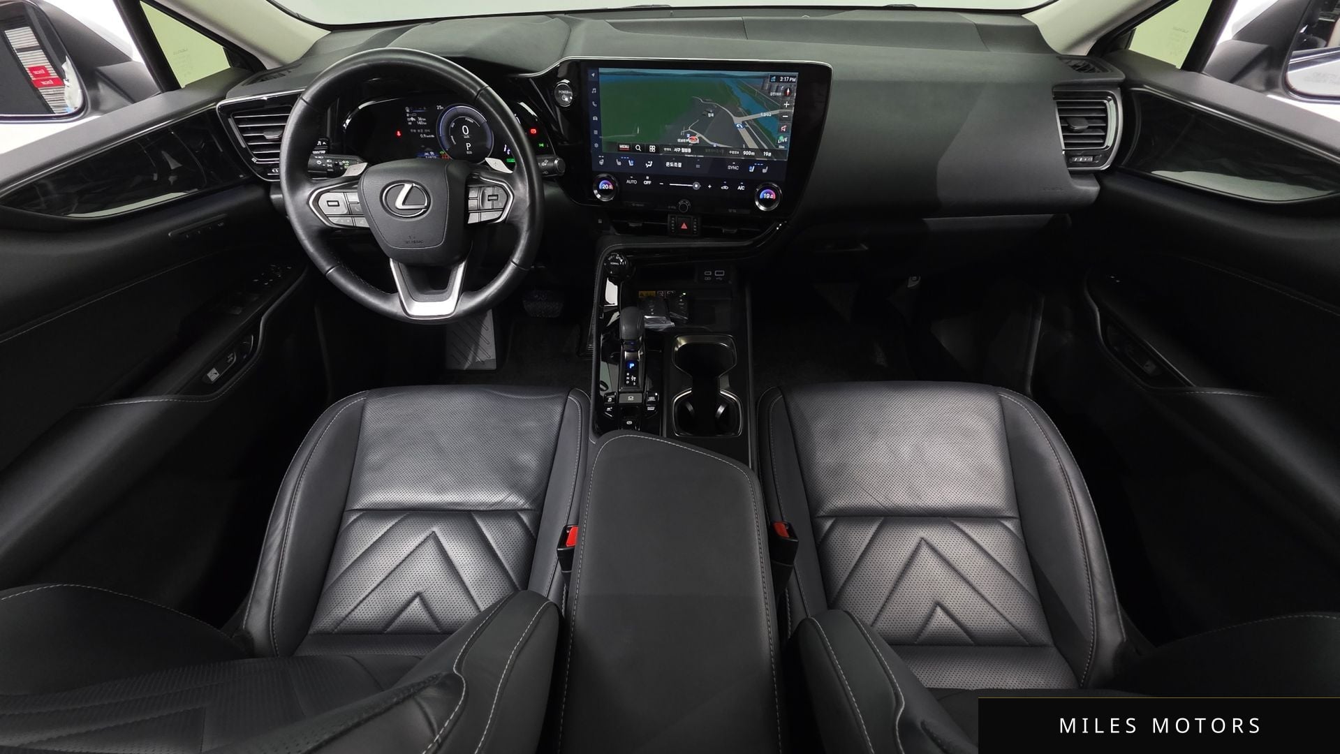 Лексус NX450h+ 2024 — миниатюра 10