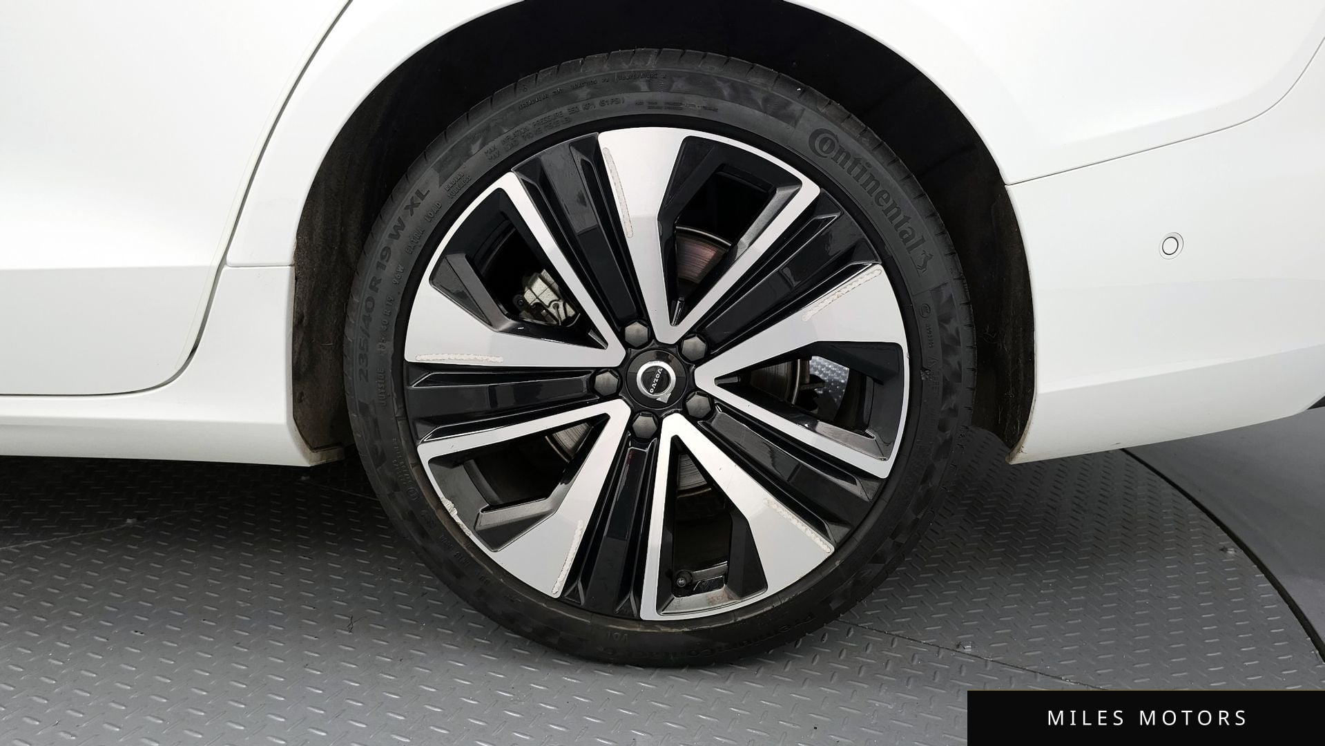 Volvo S60 2023 — миниатюра 7