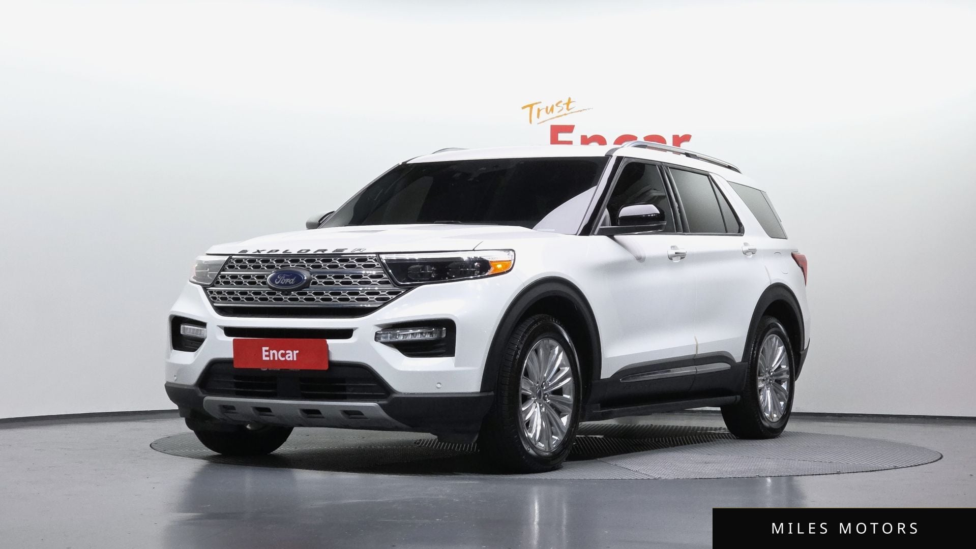 Ford Explorer 2021 — фото 1 из 12