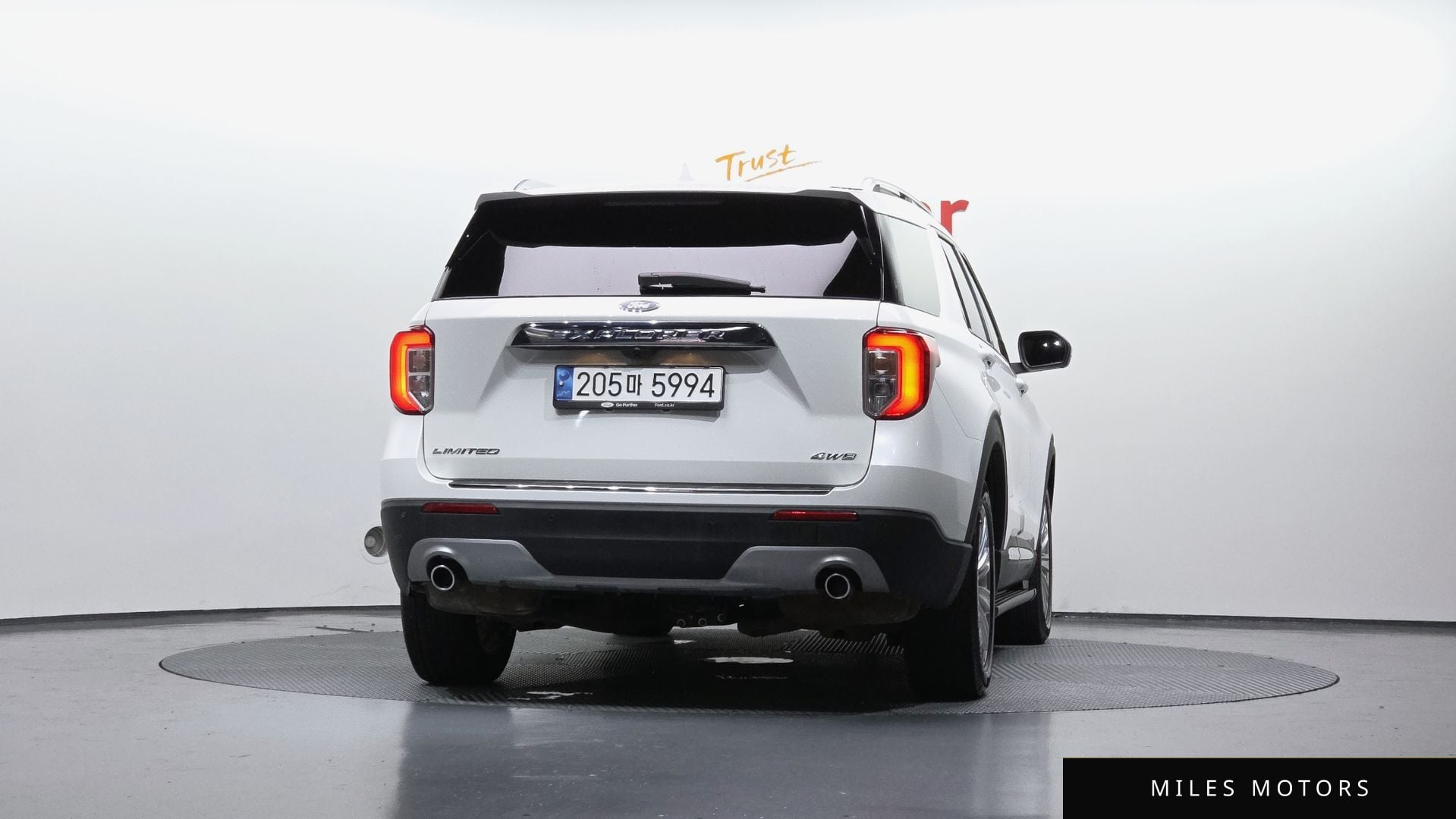 Ford Explorer 2021 — миниатюра 4