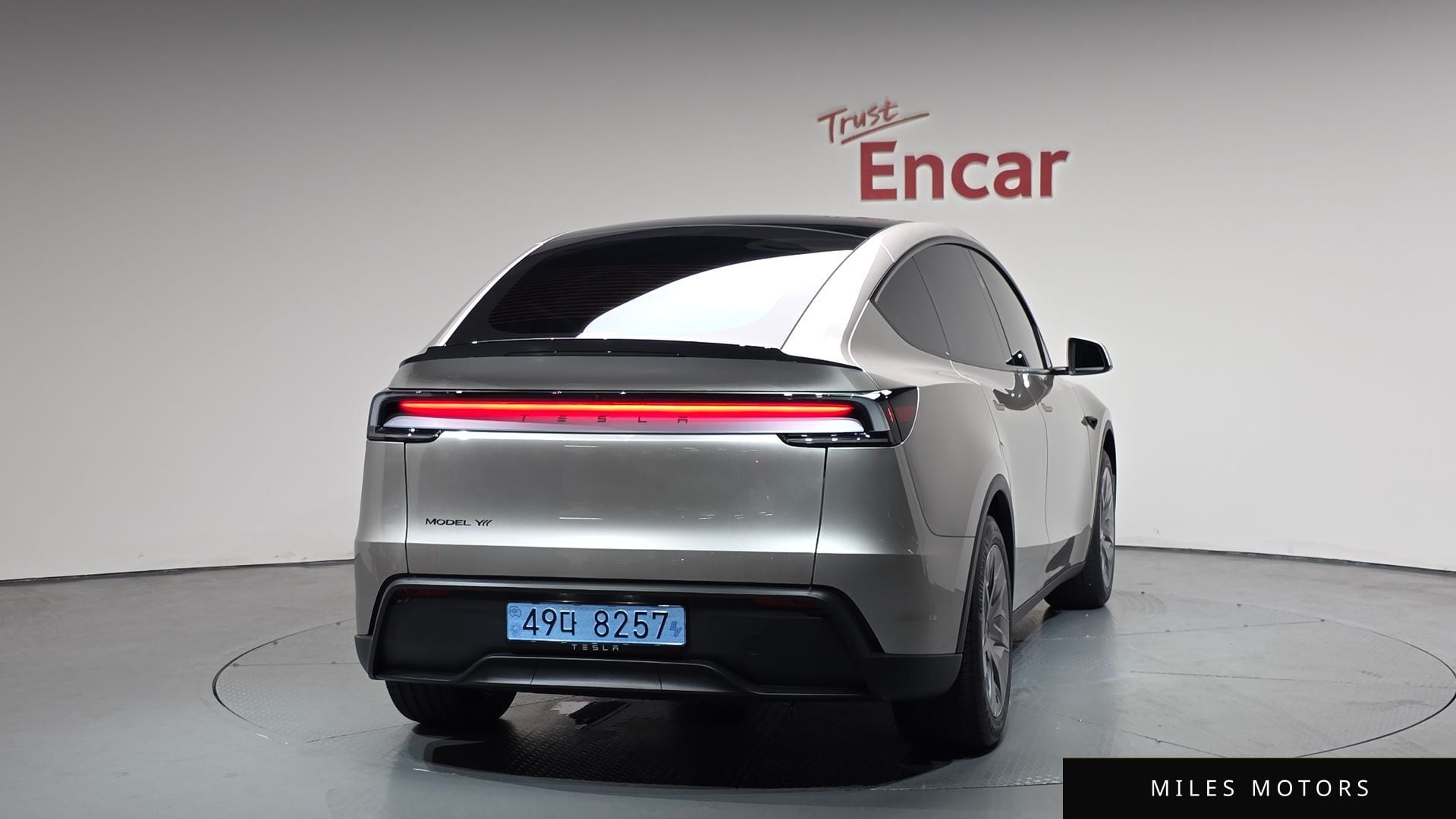 Tesla Model Y 2026 — миниатюра 3
