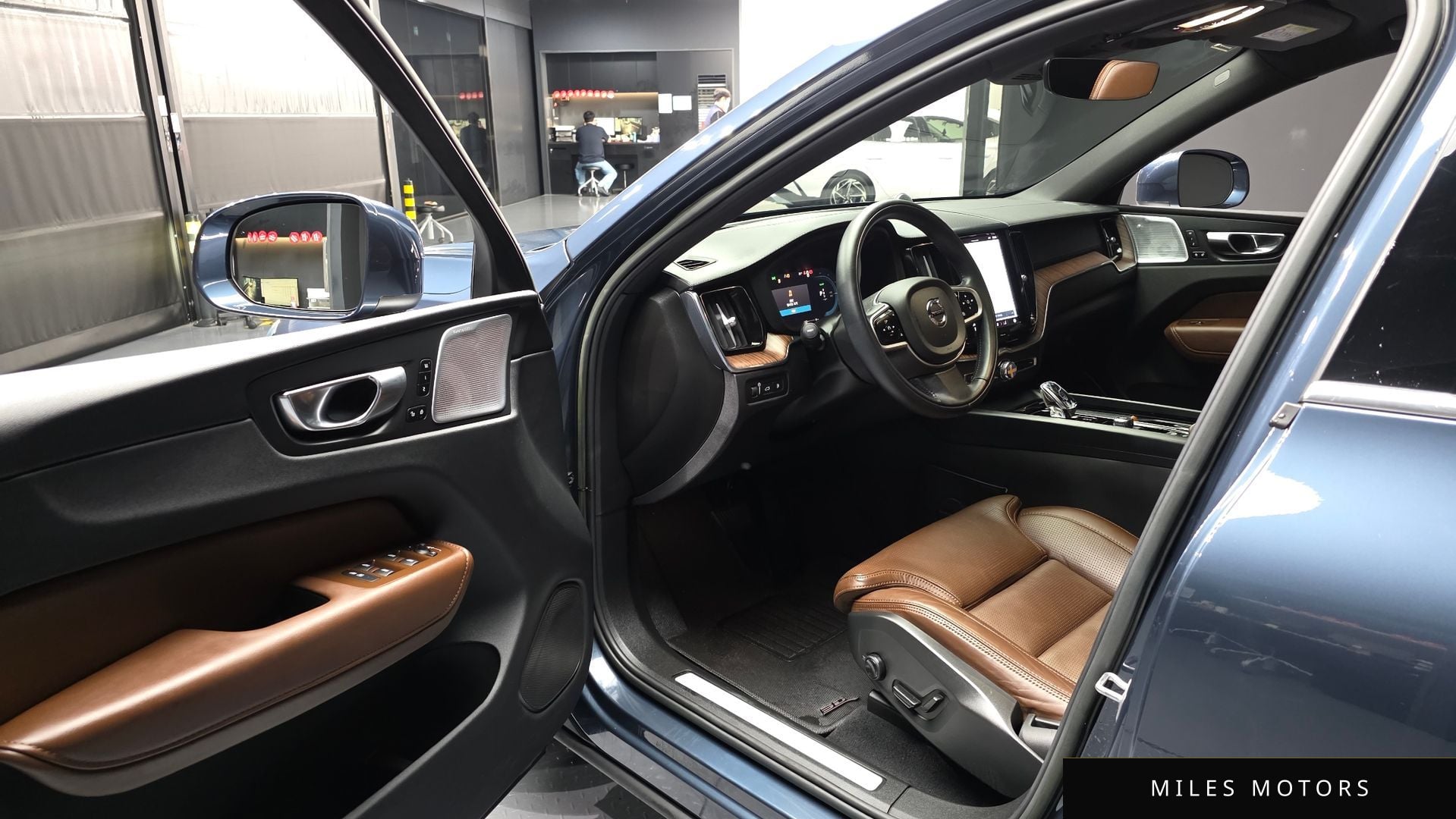 Volvo XC60 2022 — миниатюра 10