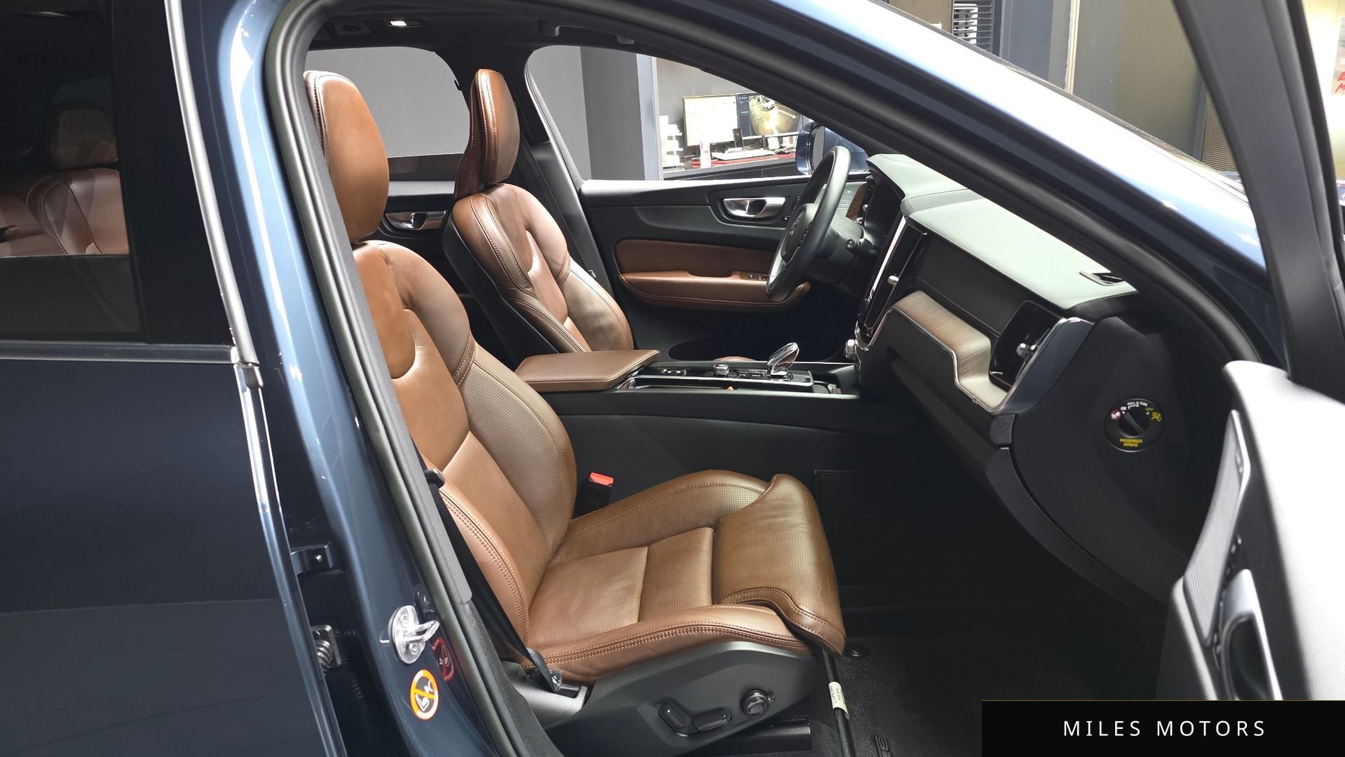 Volvo XC60 2022 — миниатюра 11