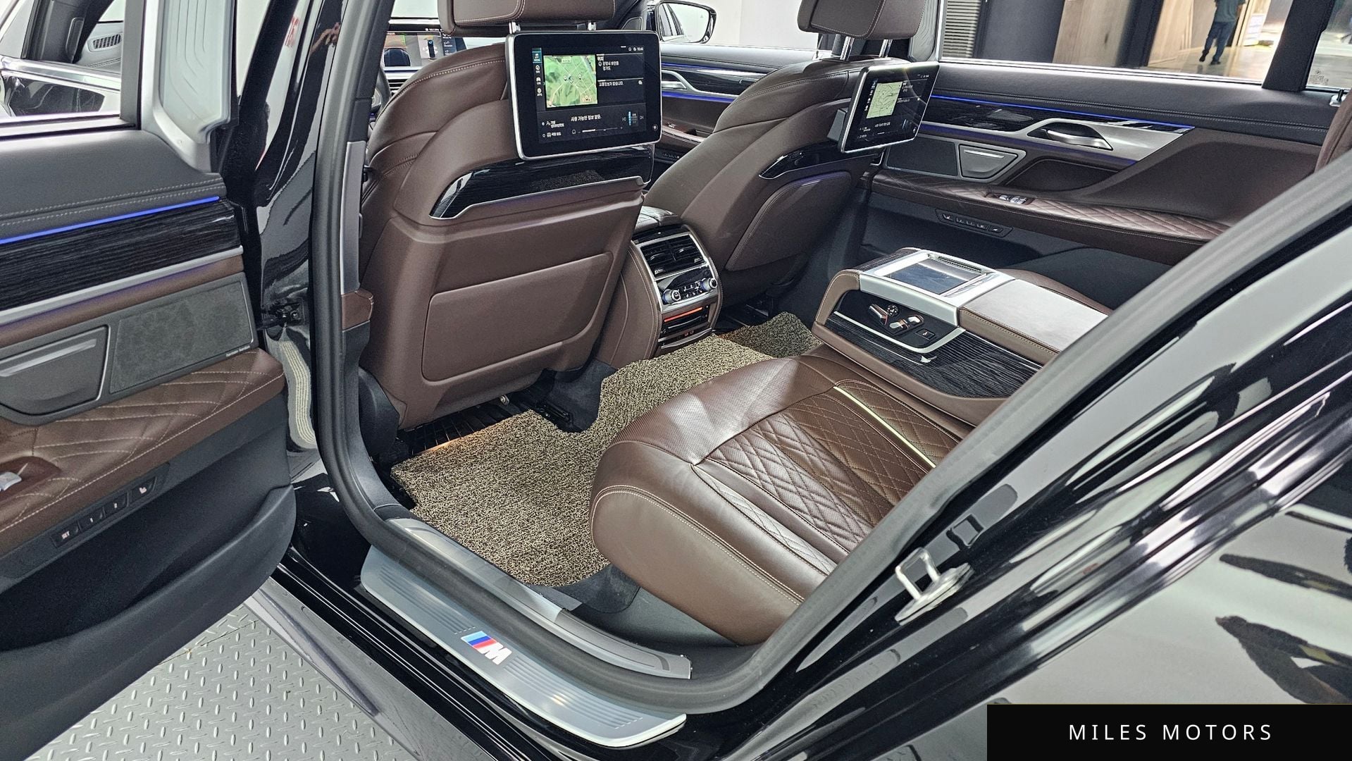 BMW 7 Series (G11) 2020 — миниатюра 11