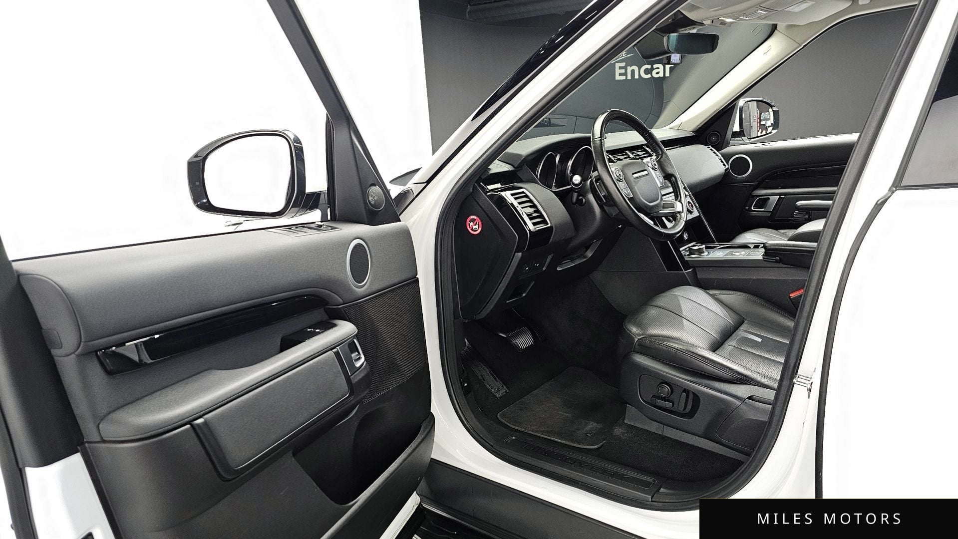 Land Rover Discovery 2018 — миниатюра 10