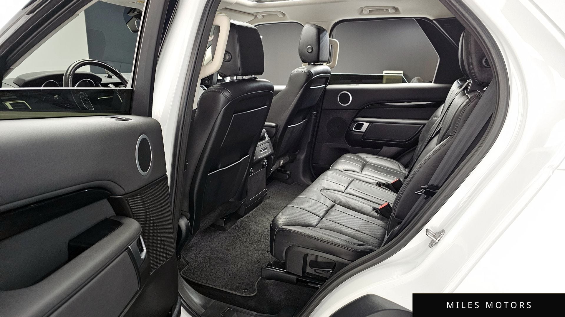 Land Rover Discovery 2018 — миниатюра 11