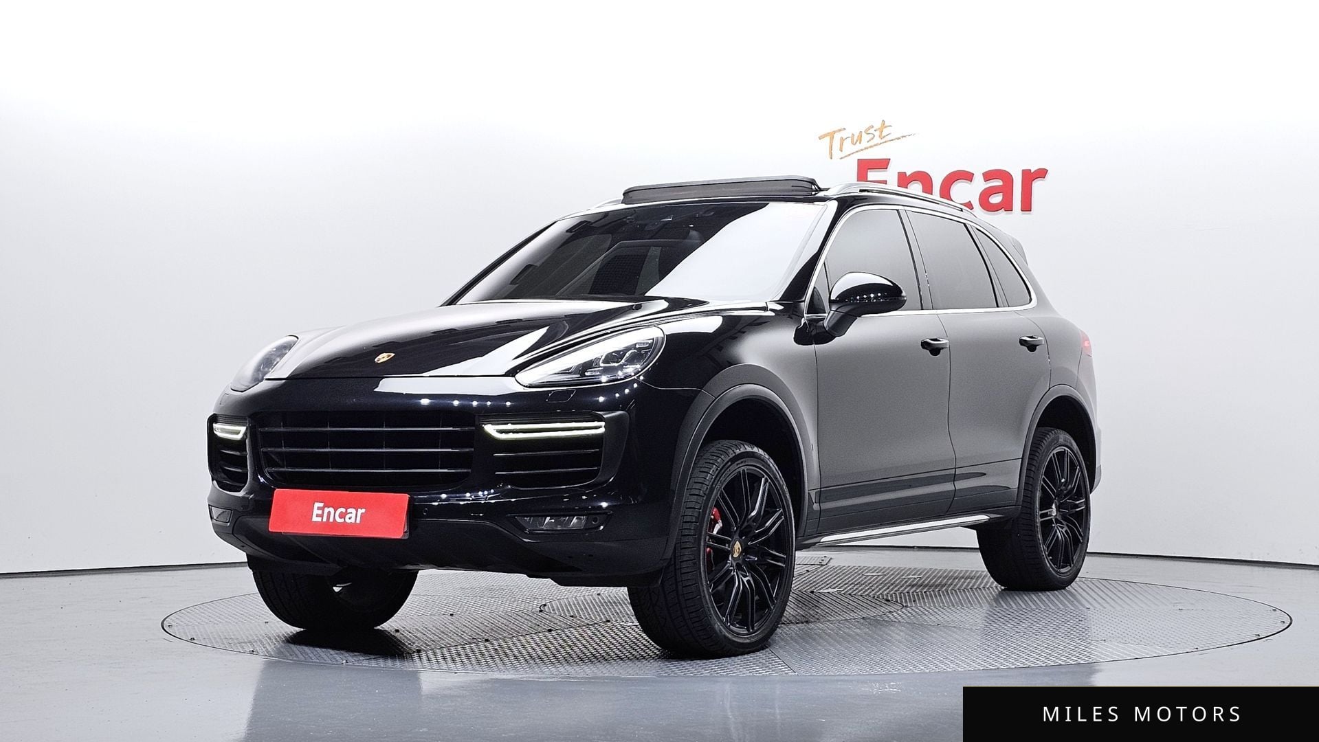 Porsche Cayenne 2015 — фото 1 из 12