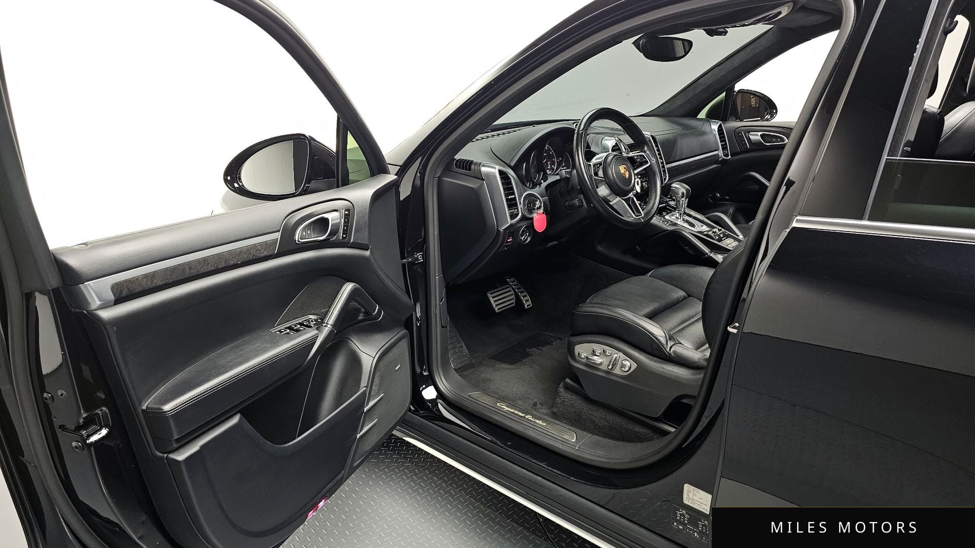 Porsche Cayenne 2015 — миниатюра 10