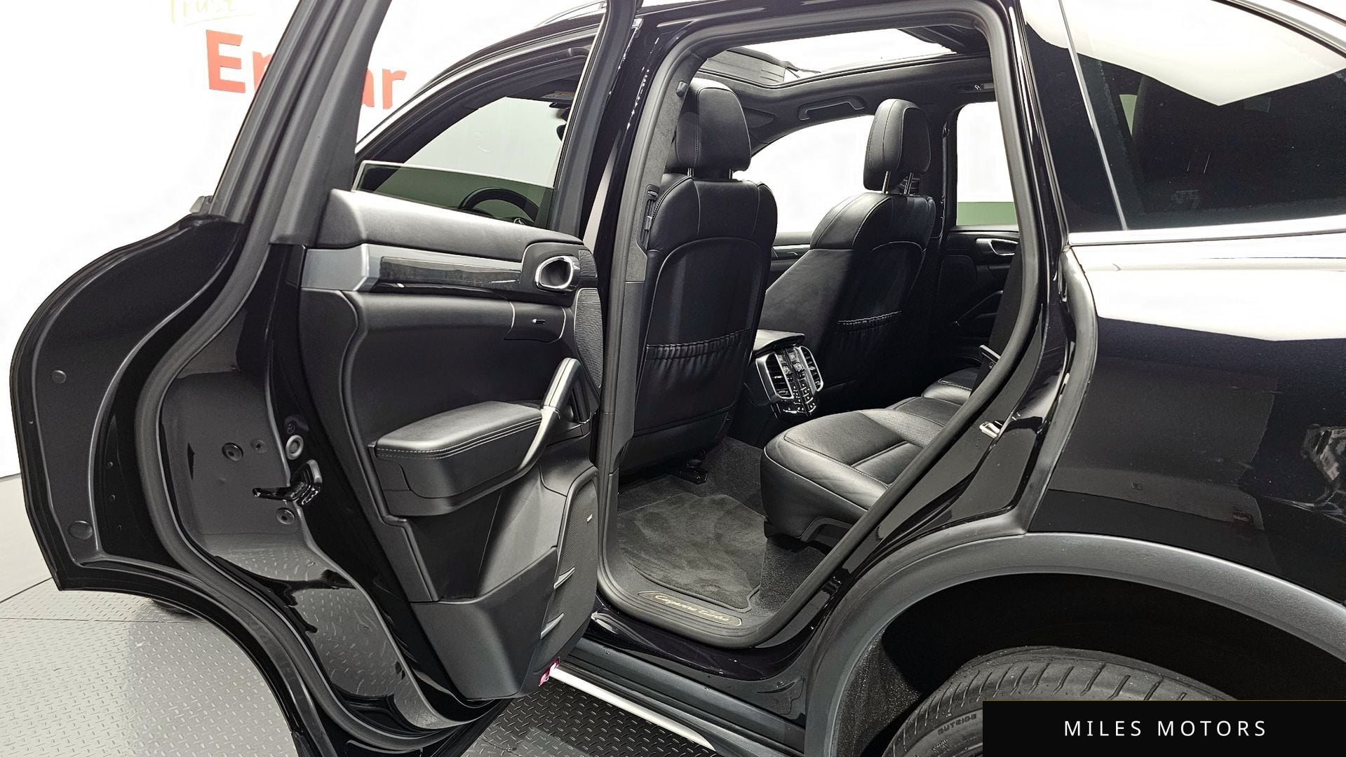 Porsche Cayenne 2015 — миниатюра 12