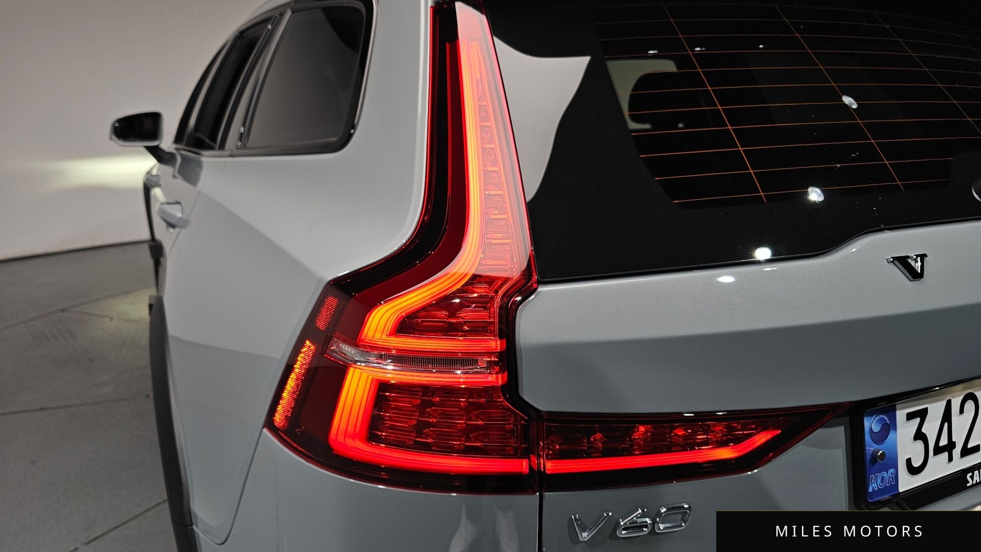 Volvo V60 2024 — миниатюра 8