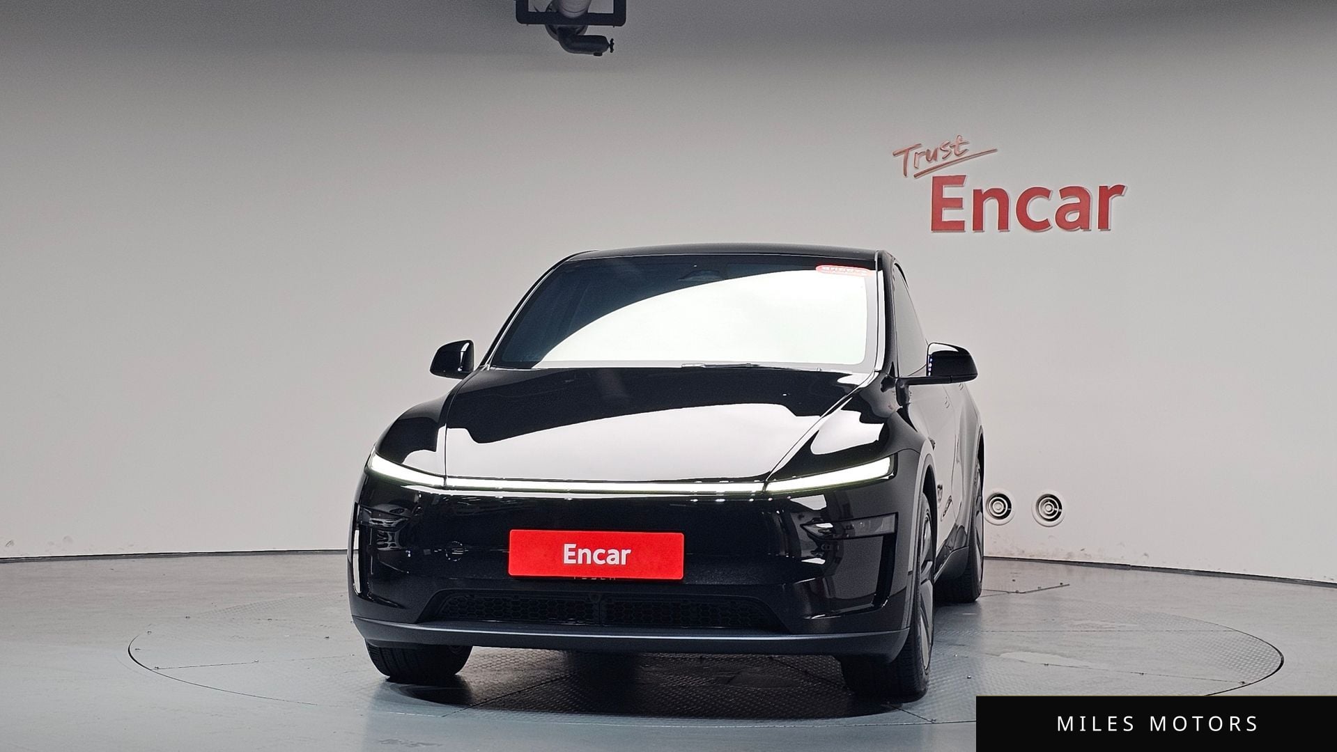 Tesla Model Y 2025 — миниатюра 2
