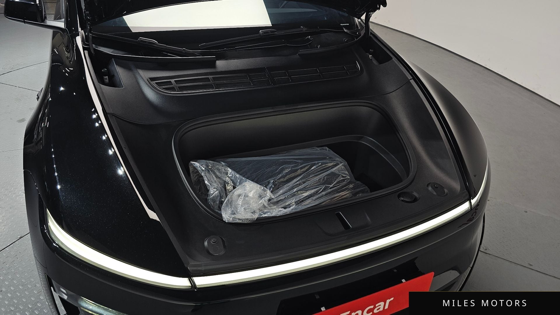 Tesla Model Y 2025 — миниатюра 5