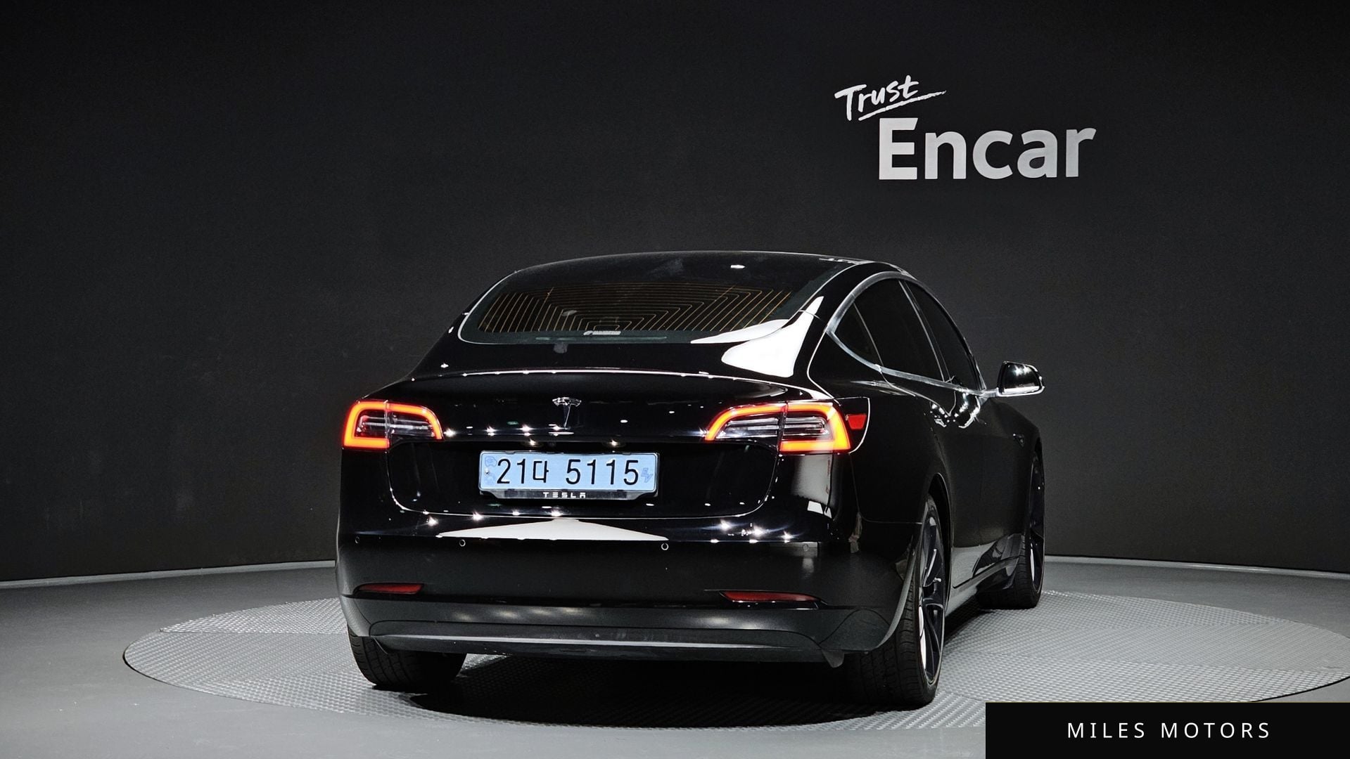 Tesla Model 3 2020 — миниатюра 4