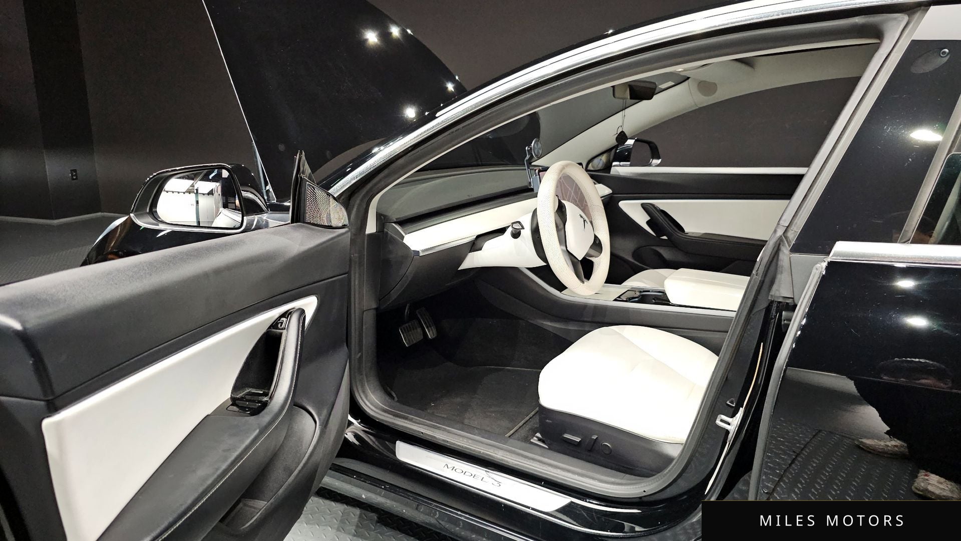 Tesla Model 3 2020 — миниатюра 10
