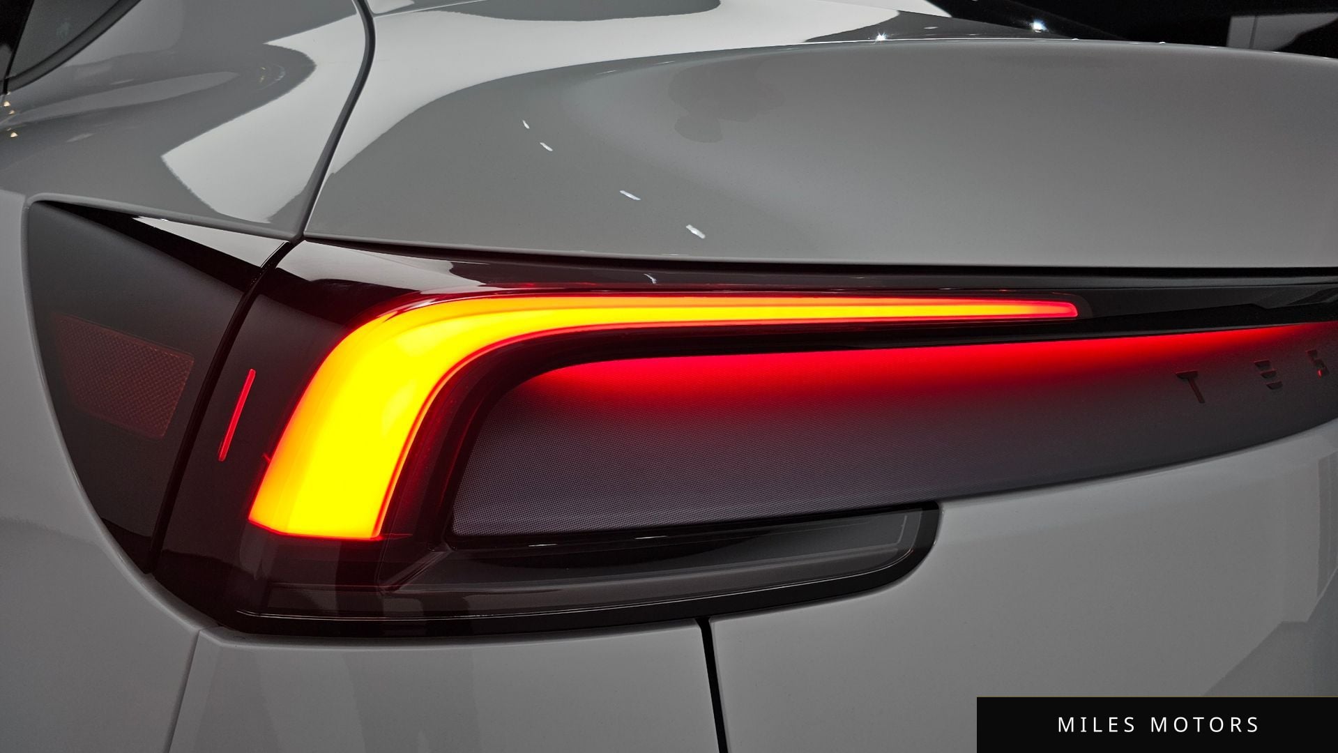 Tesla Model Y 2025 — миниатюра 8