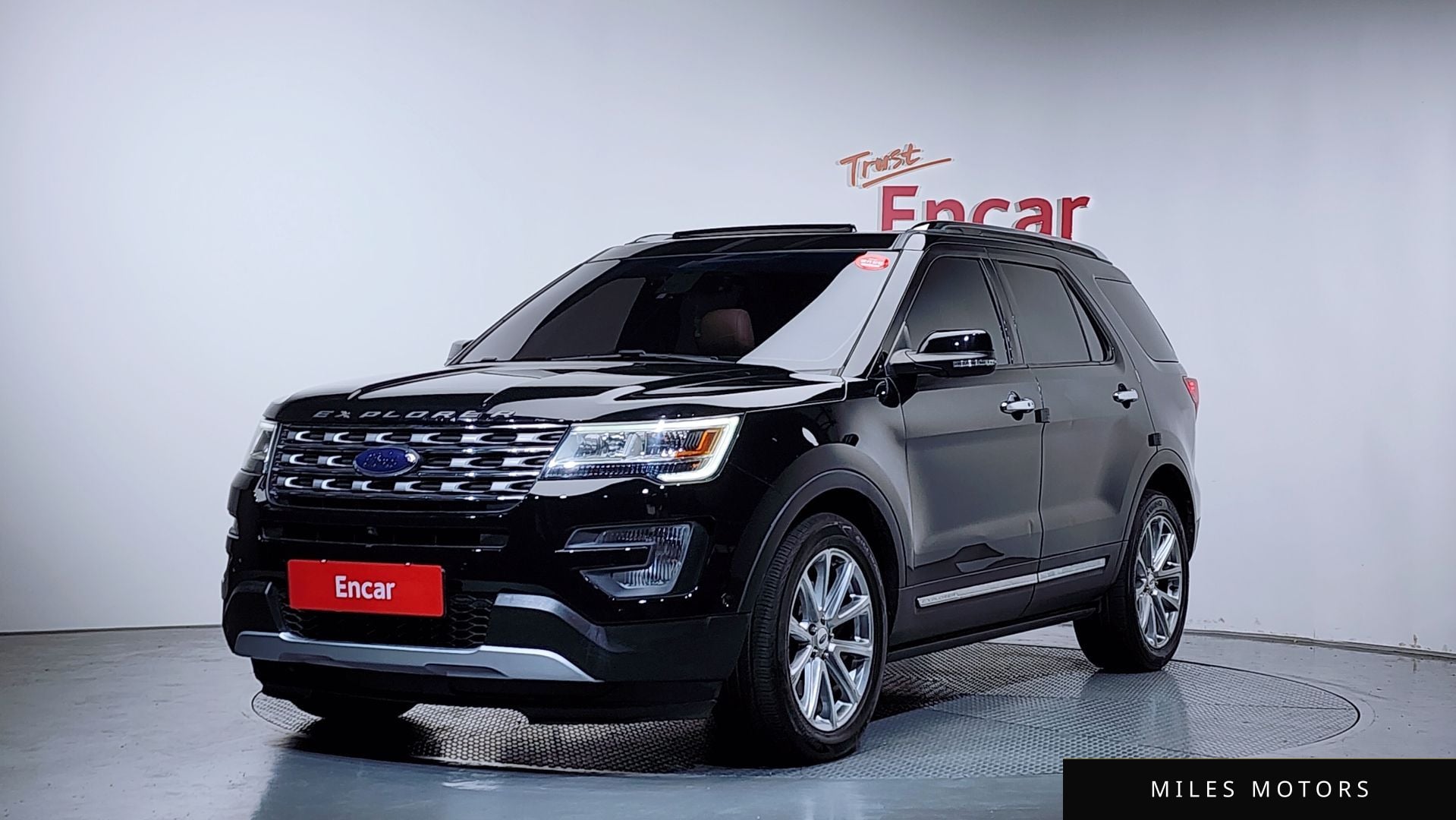 Ford Explorer 2017 — фото 1 из 12