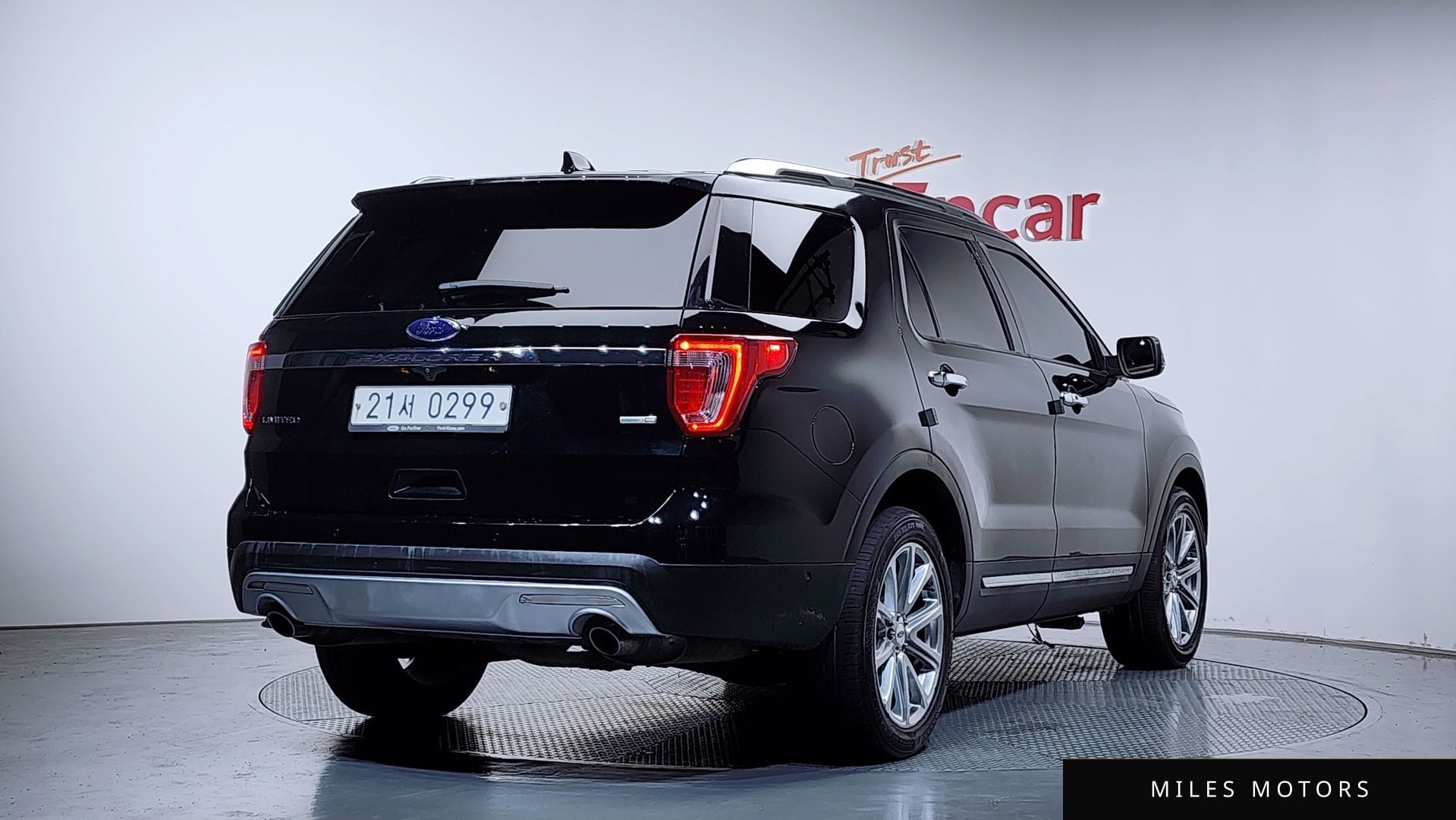 Ford Explorer 2017 — миниатюра 2
