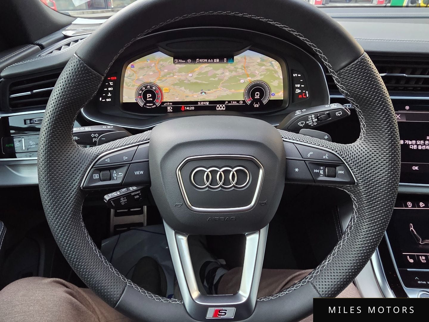 Audi Q8 (4M) 2023 — миниатюра 11