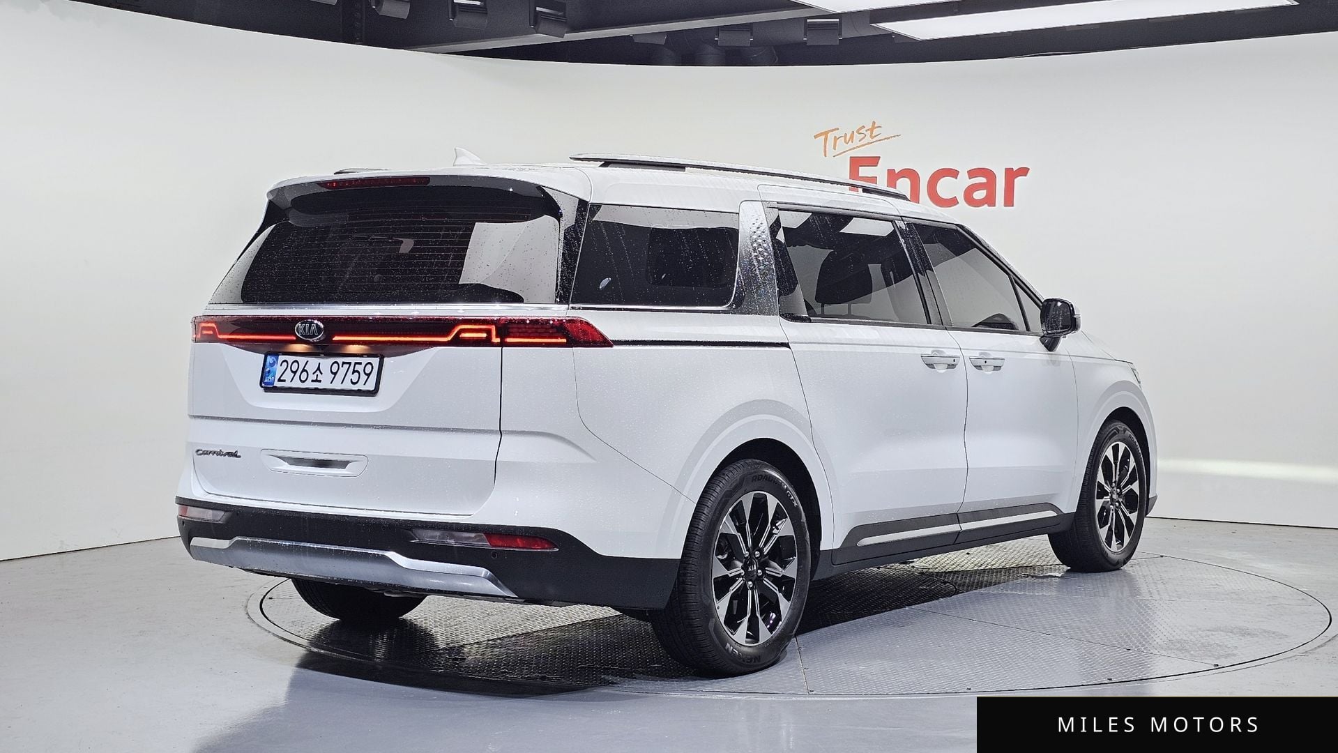 Kia Carnival 2021 — миниатюра 2