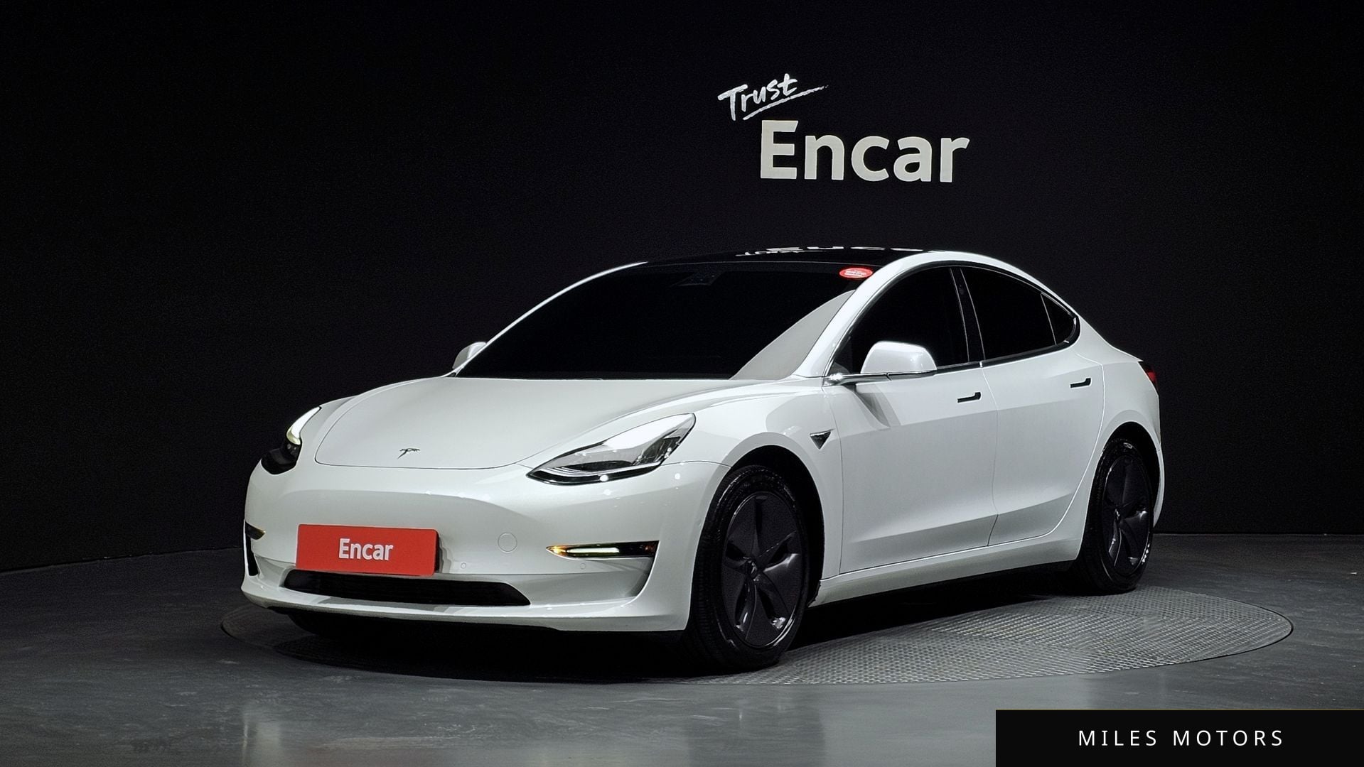 Tesla Model 3 2020 — фото 1 из 12