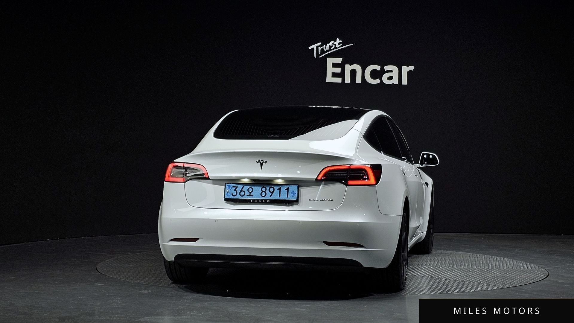 Tesla Model 3 2020 — миниатюра 4