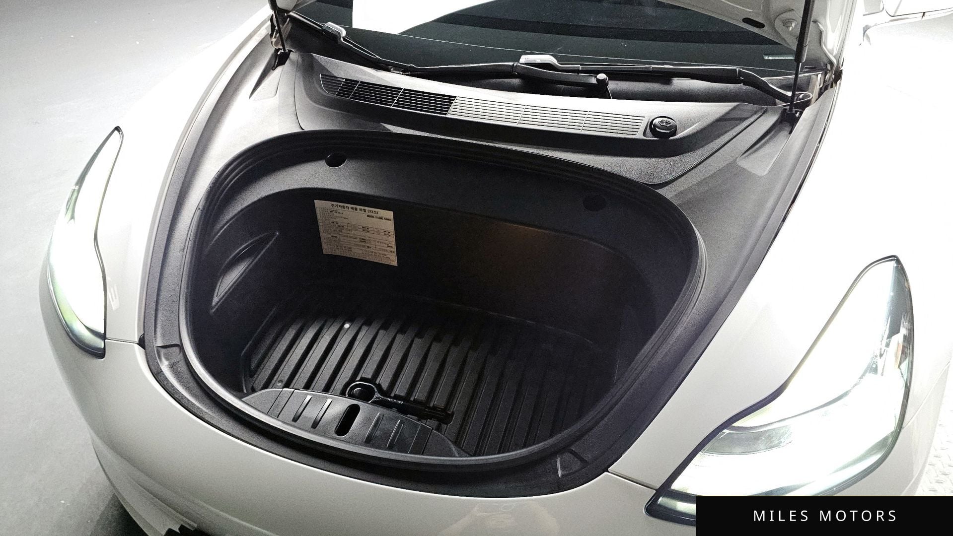 Tesla Model 3 2020 — миниатюра 6