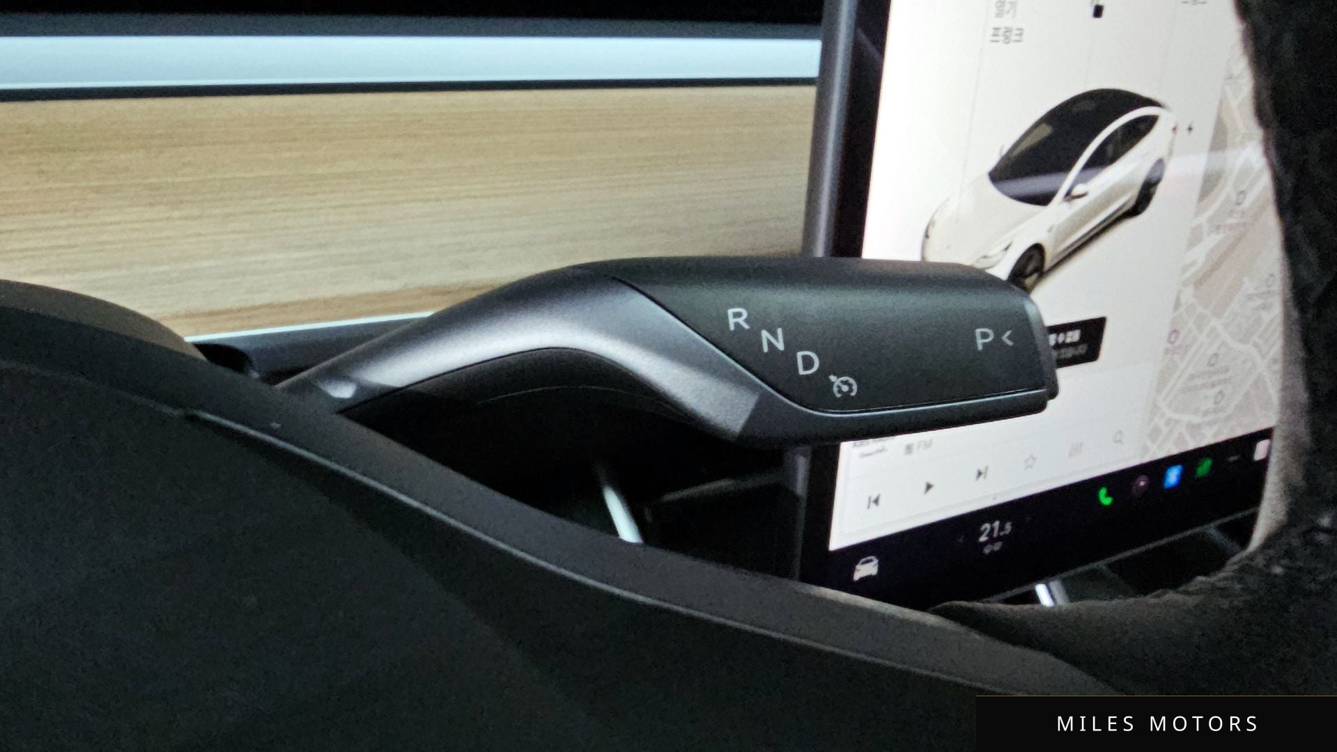 Tesla Model 3 2020 — миниатюра 12