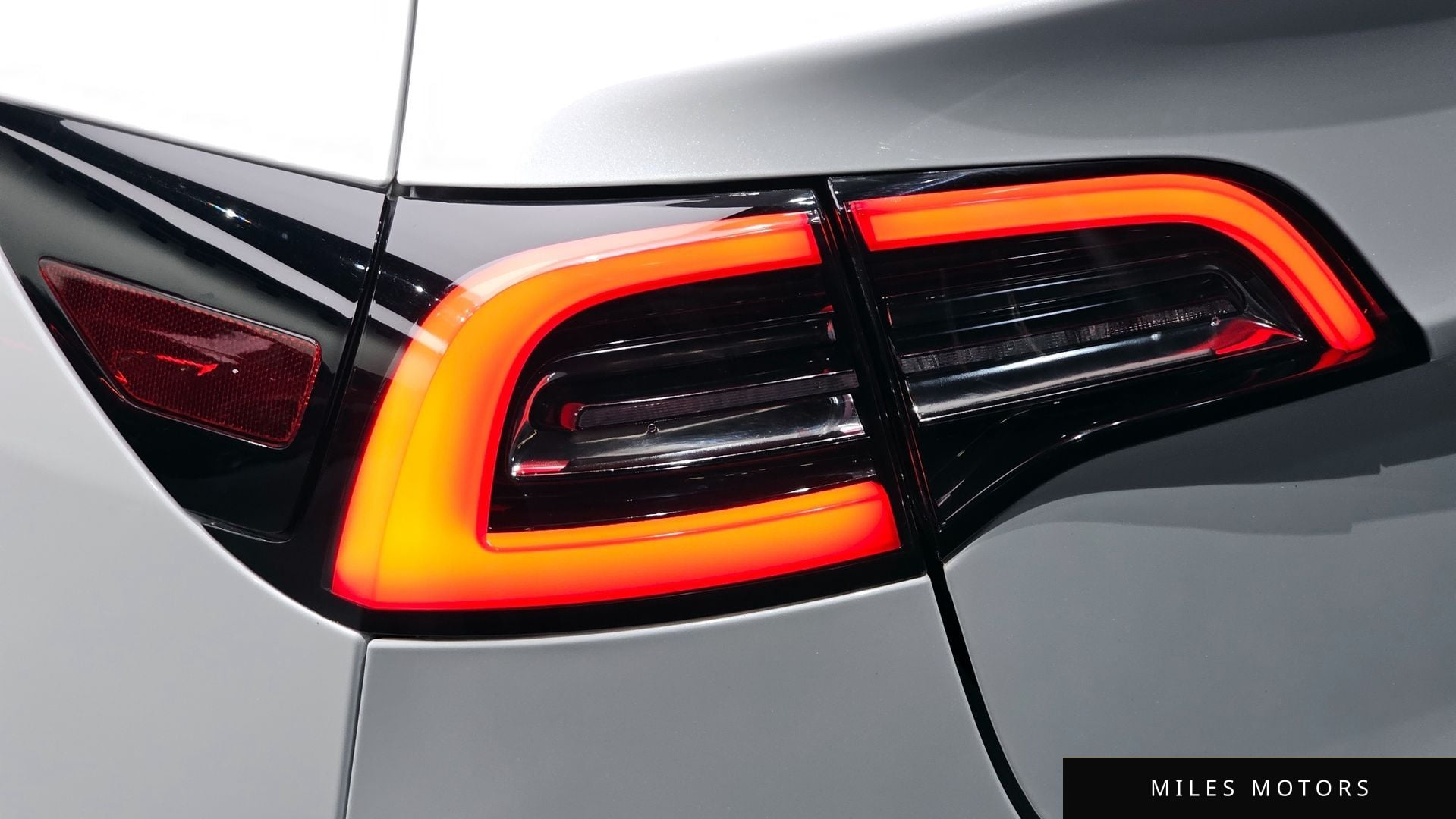 Tesla Model 3 2020 — миниатюра 9