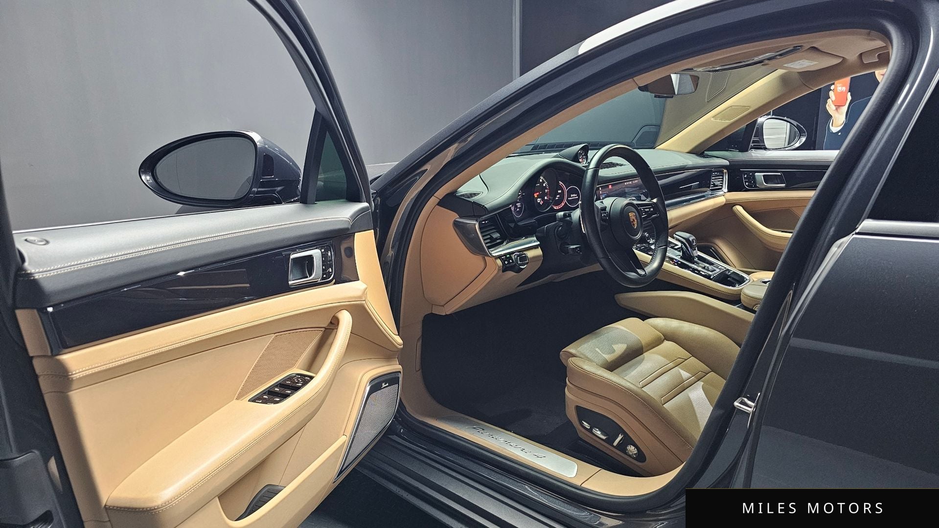 Porsche Panamera 2021 — миниатюра 10