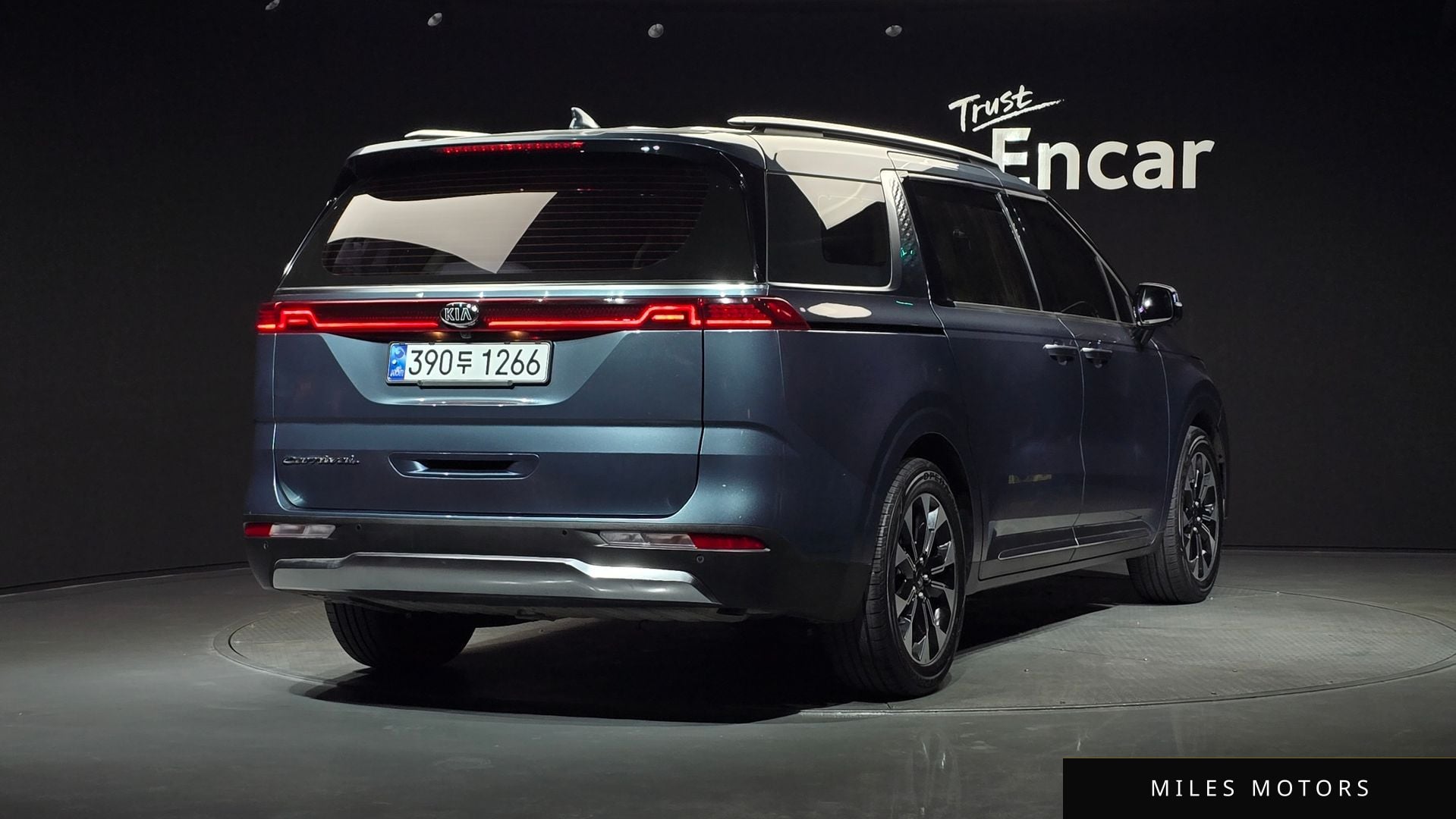 Kia Carnival 2021 — миниатюра 2