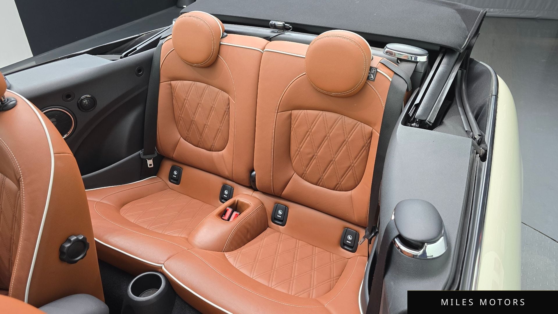 MINI Cooper Convertible 2020 — миниатюра 11