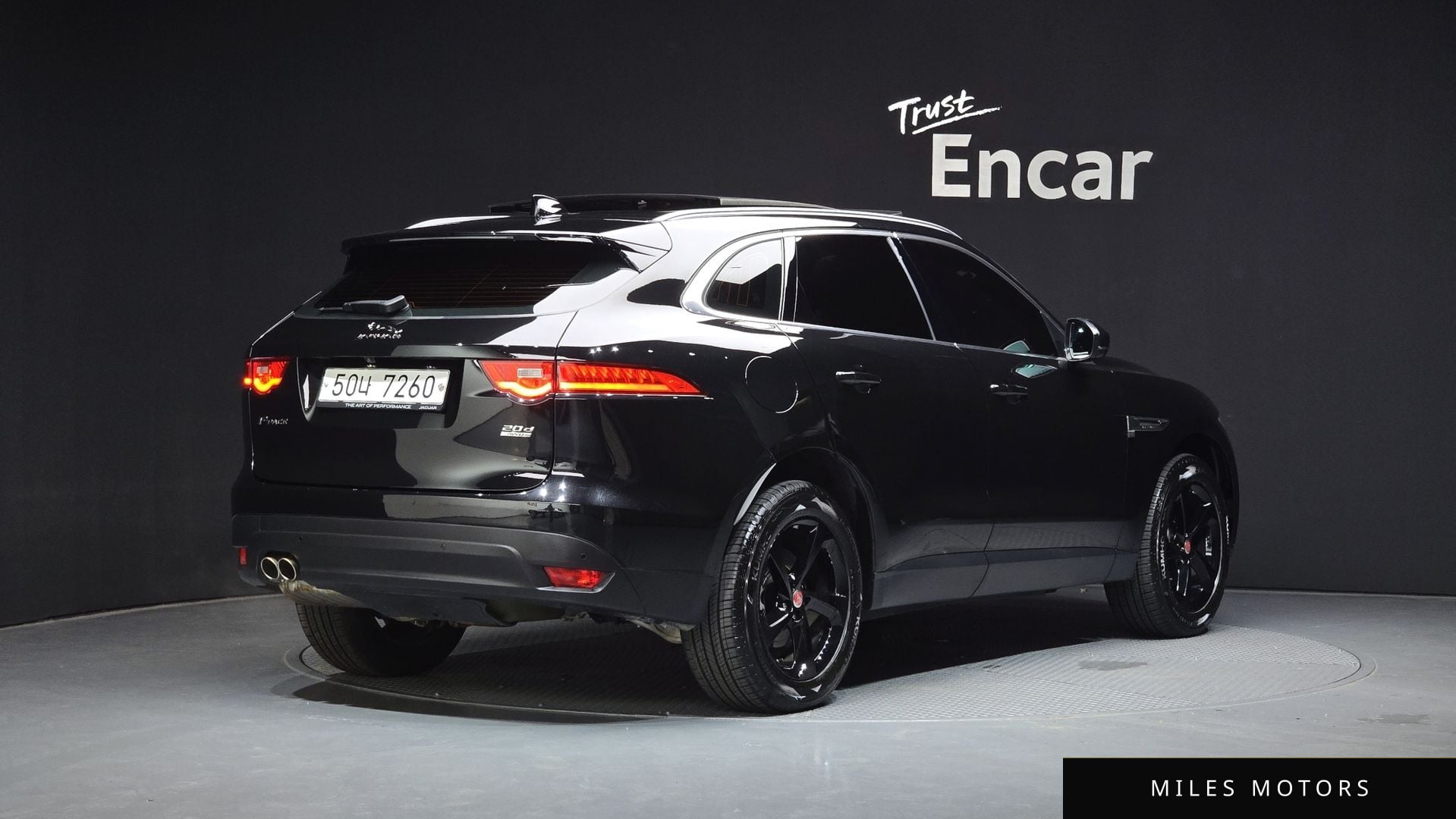 Jaguar F-PACE 2019 — миниатюра 2
